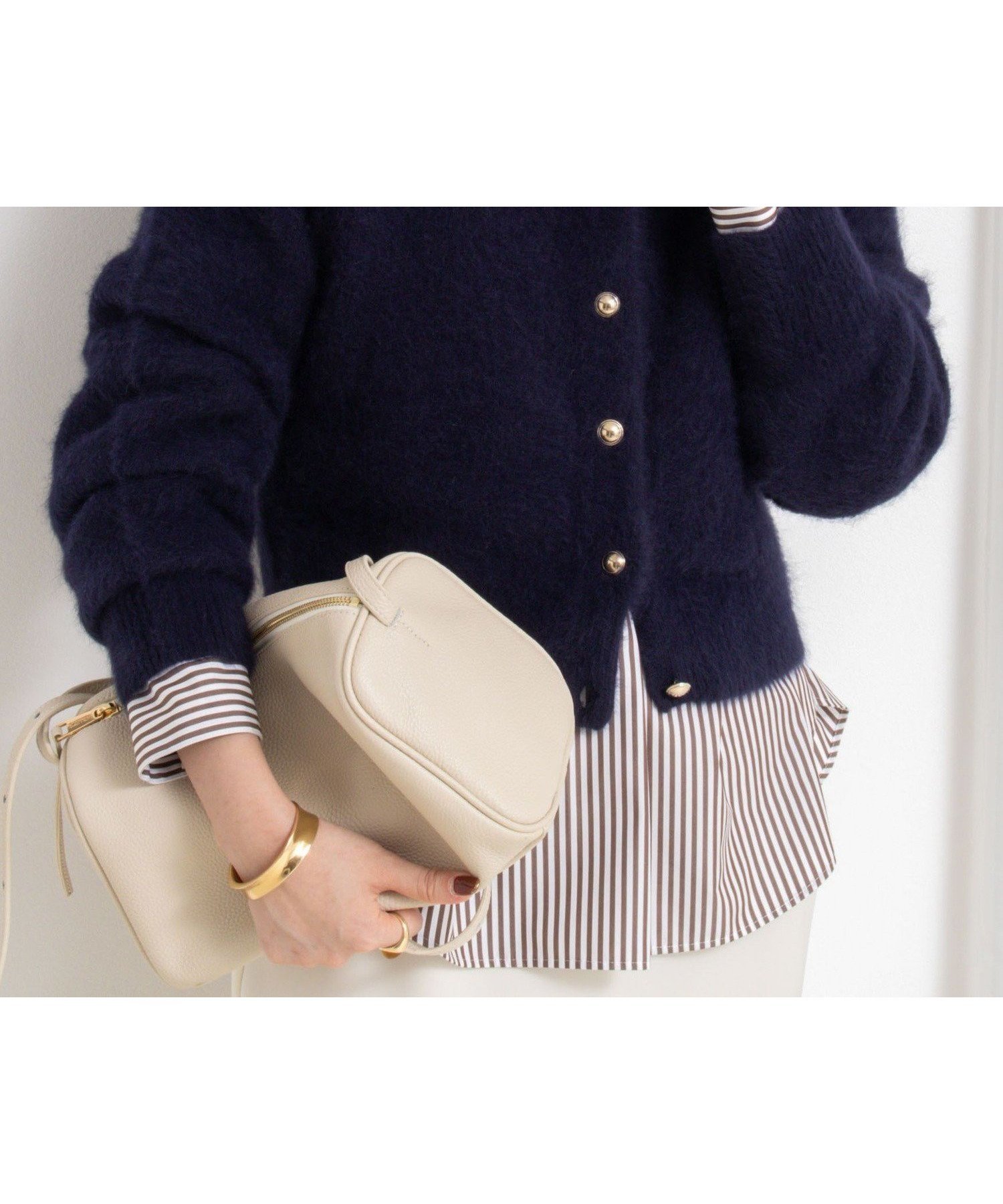 【ノーリーズ/NOLLEY'S】のヘアリーメタル釦クルーネックカーディガン インテリア・キッズ・メンズ・レディースファッション・服の通販 founy(ファニー) 　ファッション　Fashion　レディースファッション　Fashion for Women　トップス・カットソー　Cut & Sew Tops　カーディガン・羽織り　Layered Style Cardigans　2025年　2025　2025-2026秋冬・A/W　Autumn/Winter 2025–26 AW25–26　おすすめ　Recommended / Our Picks　イエロー　Yellow　フォックス　Fox, Fox Fur　ベーシック　Basic, Essential　メタル　Metal, Metal Parts　ダークネイビー|ID: prp329100004821280 ipo3291000000035038864