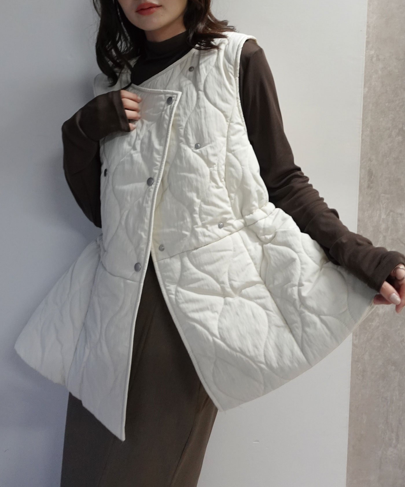 【コーナーズ/CORNERS】のキルティングフレアベスト インテリア・キッズ・メンズ・レディースファッション・服の通販 founy(ファニー) 　ファッション　Fashion　レディースファッション　Fashion for Women　アウター　Coat / Outerwear Collection　トップス・カットソー　Cut & Sew Tops　ベスト&ジレ / 重ね着スタイル　Vests & Gilets　シンプル　Simple, Minimal　フレア　Flare, Flared　ベスト　Vest, Waistcoat　ポケット　Pocket, Pocket Detail　エクリュ|ID: prp329100004821352 ipo3291000000035040119