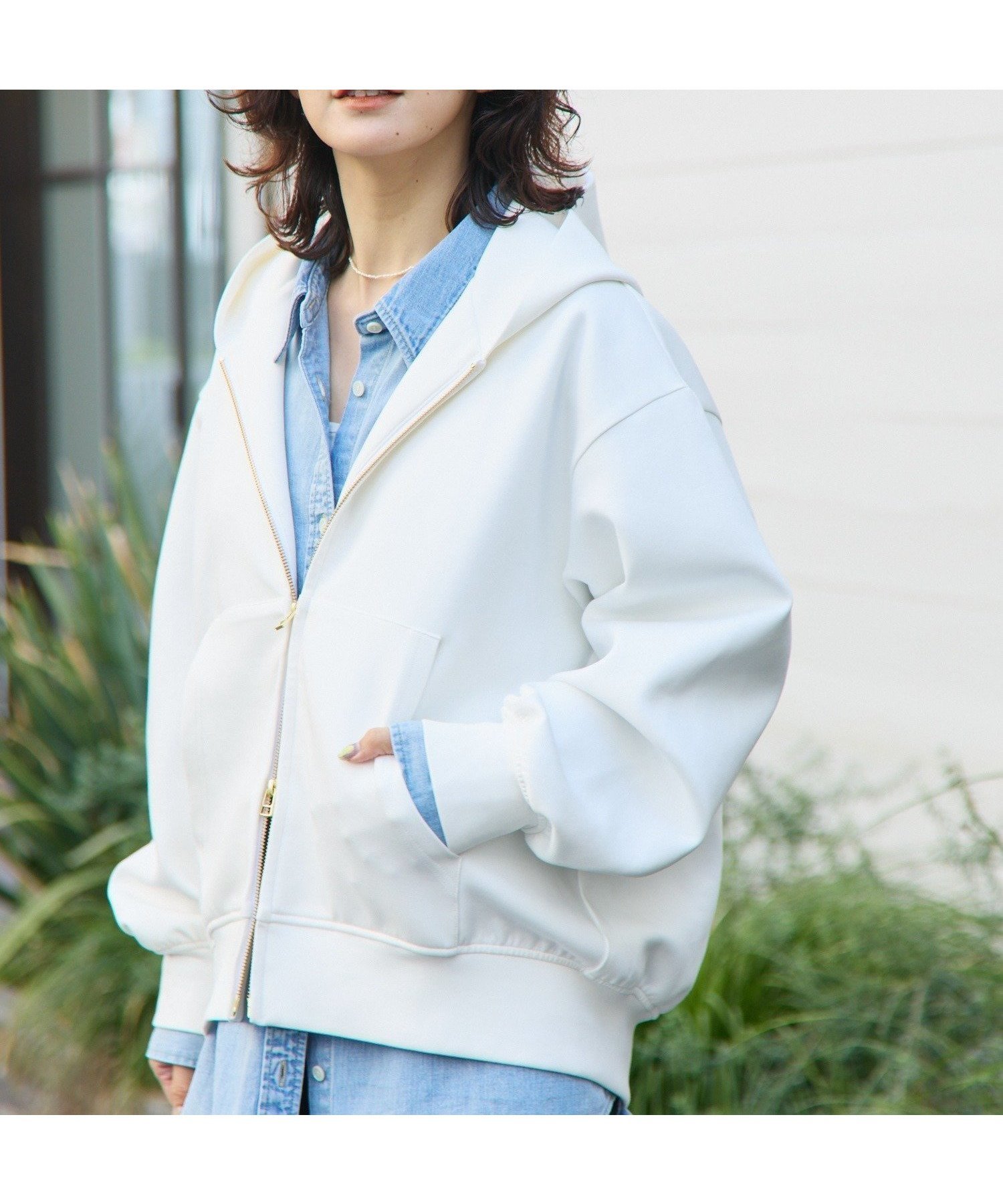 【リヴドロワ/RIVE DROITE】の【新色追加/リバイバル】バックテールZIPパーカー インテリア・キッズ・メンズ・レディースファッション・服の通販 founy(ファニー) 　ファッション　Fashion　レディースファッション　Fashion for Women　トップス・カットソー　Cut & Sew Tops　レディースパーカー・カジュアルフーディー　Casual Hoodies & Sweatshirts　バッグ　Bags　春　Spring　シルバー　Silver, Metallic Silver　タンク　Tank Top, Sleeveless Top　ダブル　Double, Double-Breasted　パーカー　Hoodie, Parka　ポケット　Pocket, Pocket Detail　A/W・秋冬　Autumn/Winter　S/S・春夏　SS, Spring/Summer, Warm Season　再入荷　Restock / Back in Stock　おすすめ　Recommended / Our Picks　夏　Summer　ホワイト|ID: prp329100004821358 ipo3291000000035040214