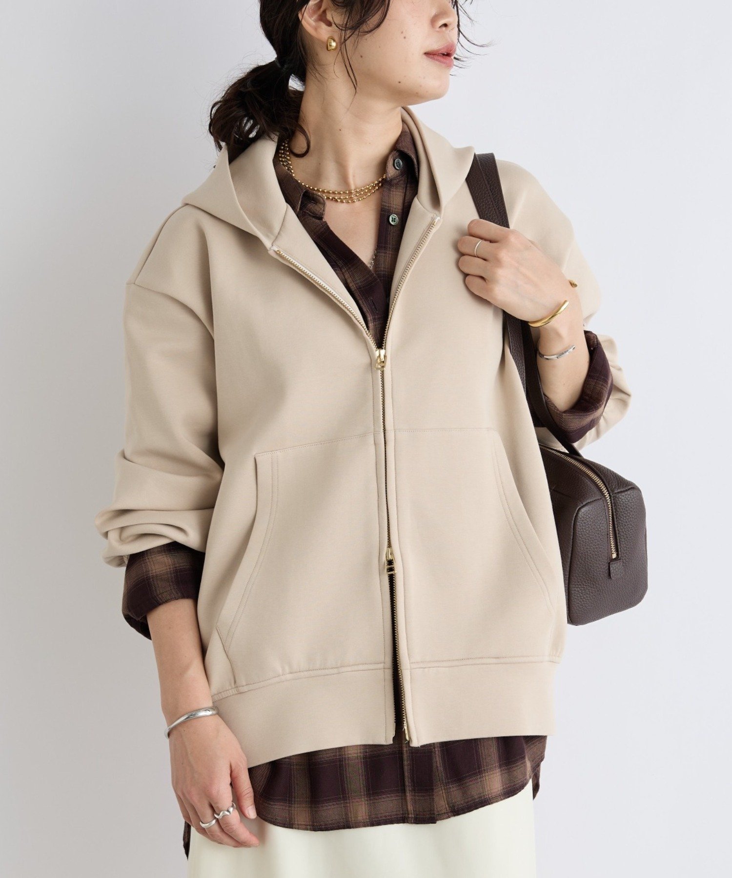 【リヴドロワ/RIVE DROITE】の【新色追加/リバイバル】バックテールZIPパーカー インテリア・キッズ・メンズ・レディースファッション・服の通販 founy(ファニー) 　ファッション　Fashion　レディースファッション　Fashion for Women　トップス・カットソー　Cut & Sew Tops　レディースパーカー・カジュアルフーディー　Casual Hoodies & Sweatshirts　バッグ　Bags　春　Spring　シルバー　Silver, Metallic Silver　タンク　Tank Top, Sleeveless Top　ダブル　Double, Double-Breasted　パーカー　Hoodie, Parka　ポケット　Pocket, Pocket Detail　A/W・秋冬　Autumn/Winter　S/S・春夏　SS, Spring/Summer, Warm Season　再入荷　Restock / Back in Stock　おすすめ　Recommended / Our Picks　夏　Summer　ベージュ|ID: prp329100004821358 ipo3291000000035040216