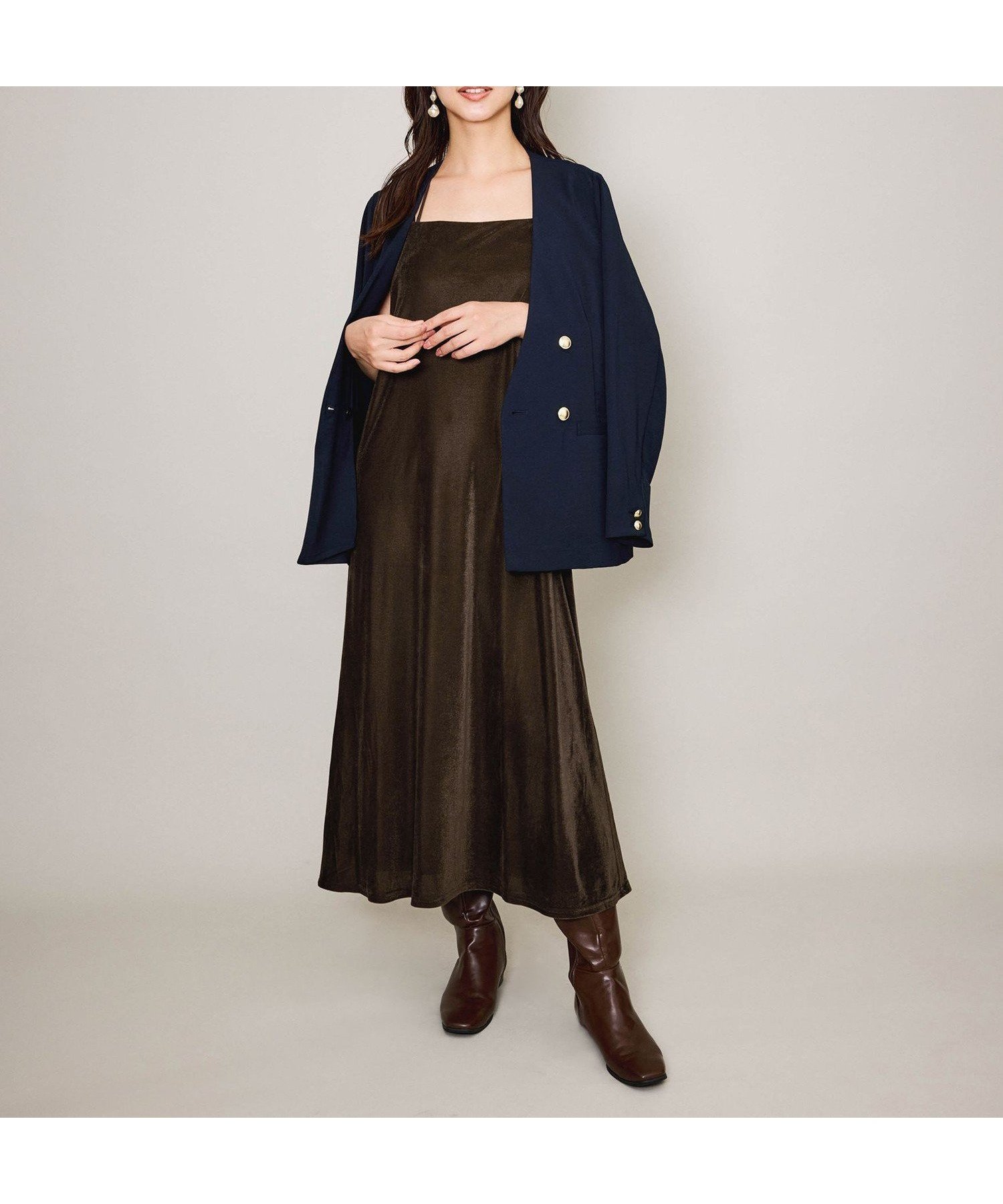 【クイーンズ コート/QUEENS COURT】のシアーベロアダブルストラップキャミドレス≪手洗い可能≫ インテリア・キッズ・メンズ・レディースファッション・服の通販 founy(ファニー) 　ファッション　Fashion　レディースファッション　Fashion for Women　トップス・カットソー　Cut & Sew Tops　キャミソール&ノースリーブ　Camisoles & Sleeveless Tops　ベロアトップス　Velour Tops / Velvet-Look Items　ワンピース　Dresses　フォーマル・パーティードレス・結婚式用ドレス　Elegant & Casual Dresses　秋　Autumn　ノースリーブ　Sleeveless, No-Sleeve　フェミニン　Feminine, Girly　ポケット　Pocket, Pocket Detail　半袖　Short Sleeve, Half Sleeve　無地　Plain, Solid Color　A/W・秋冬　Autumn/Winter　おすすめ　Recommended / Our Picks　2025年　2025　2025春夏・S/S　Spring/Summer 2025 SS25　2025-2026秋冬・A/W　Autumn/Winter 2025–26 AW25–26　ブラウン|ID: prp329100004821365 ipo3291000000035040385