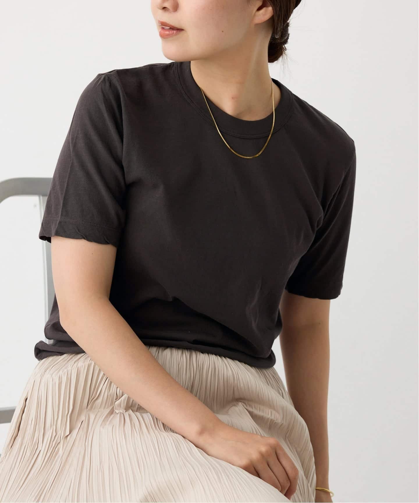 【イエナ/IENA】の《追加》ATON/エイトン 別注 FRESCA SINGLE JERSEY Tシャツ インテリア・キッズ・メンズ・レディースファッション・服の通販 founy(ファニー) 　ファッション　Fashion　レディースファッション　Fashion for Women　トップス・カットソー　Cut & Sew Tops　シャツ・ブラウス・オフィスカジュアル　Elegant Blouses & Button-Ups　ロングTシャツ・Tシャツ　Longline T-Shirts & Tees　インド　Indian Textile　カットソー　Cut and Sewn Top　コンパクト　Compact, Small Size　サマー　Summer, Summer Style　スタンダード　Standard, Basic　トレンド　Trend, Trending Now　ノースリーブ　Sleeveless, No-Sleeve　人気　Popular, Best Seller　ベーシック　Basic, Essential　別注　Limited Edition, Custom Order　レギュラー　Regular, Standard Fit　ブラウン|ID: prp329100004821376 ipo3291000000035040510