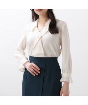 【ピンキーアンドダイアン/Pinky&Dianne】のバンドカラーラッフルブラウス 人気、トレンドファッション・服の通販 founy(ファニー) ファッション Fashion レディースファッション Fashion for Women トップス・カットソー Cut & Sew Tops シャツ・ブラウス・オフィスカジュアル Elegant Blouses & Button-Ups インナー Innerwear カーディガン Cardigan, Knitwear シンプル Simple, Minimal ジャケット Jacket, Outerwear ジョーゼット Georgette, Semi-Sheer Fabric スタンド Stand Collar, Upright Stand ストレッチ Stretch, Stretchy Fabric フラット Flat, Flat Shoes フロント Front, Front Design |ID:prp329100004821398