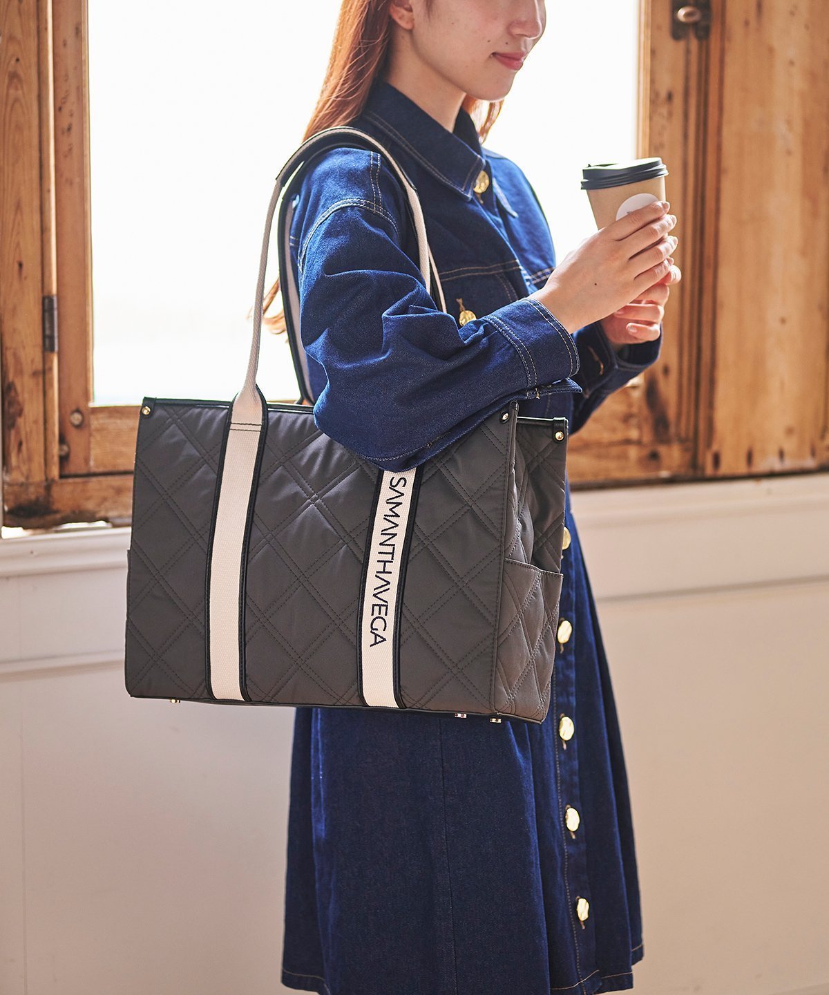 【サマンサ ベガ/SamanthaVega】のロゴテープキルティングA4トートバッグ インテリア・キッズ・メンズ・レディースファッション・服の通販 founy(ファニー) 　ファッション　Fashion　レディースファッション　Fashion for Women　バッグ　Bags　キャンバス　Canvas, Canvas Fabric　キルティング　Quilted, Quilting　コレクション　Collection, Seasonal Line　トレンド　Trend, Trending Now　フォルム　Silhouette, Form　財布　Wallet, Purse　ブラック|ID: prp329100004821487 ipo3291000000035043622