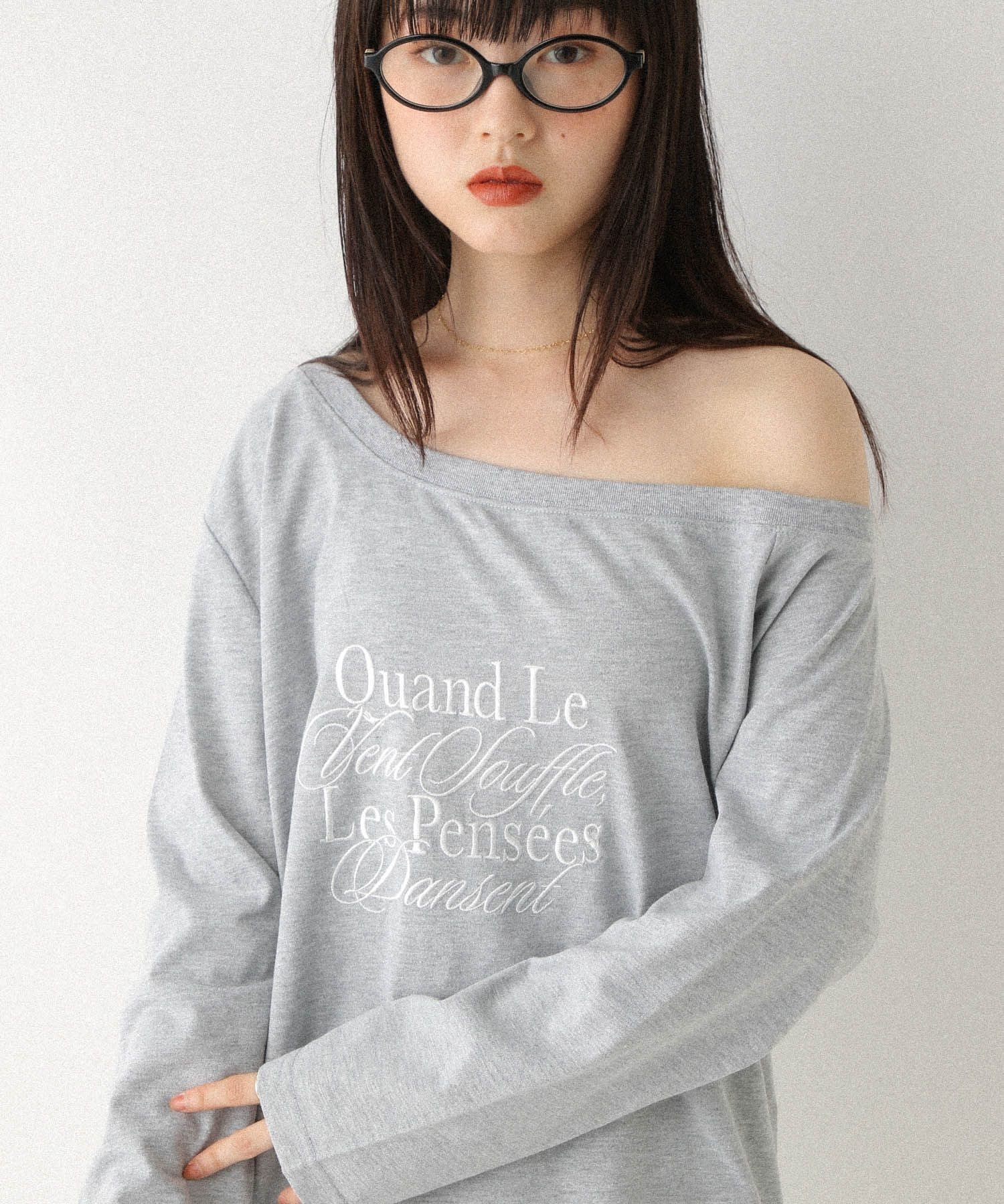 【ヘザー/Heather】のワンショルアソートロゴTEE インテリア・キッズ・メンズ・レディースファッション・服の通販 founy(ファニー) 　ファッション　Fashion　レディースファッション　Fashion for Women　デニム　Denim, Jeans Material　フェミニン　Feminine, Girly　ロング　Long, Long-Length　グレー|ID: prp329100004821629 ipo3291000000035044842