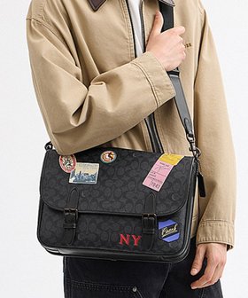 【コーチ/COACH / MEN】の【公式】ヒッチ メッセンジャー バッグ・シグネチャー キャンバス・パッチ 人気、トレンドファッション・服の通販 founy(ファニー) ファッション Fashion メンズファッション Fashion for Men バッグ Bags ヴィンテージ Vintage Style キャンバス Canvas, Canvas Fabric クラシック Classic, Timeless Style スマート Smart, Elegant ニューヨーク New York, NYC Style パッチ Patch, Appliqué フラップ Flap, Flap Pocket フロント Front, Front Design ポケット Pocket, Pocket Detail ラップ Wrap, Wrap Design おすすめ Recommended / Our Picks スーツケース キャリーケース Suitcase / Carry Case ギフト プレゼント Gift / Present ビジネス 仕事 通勤 Business / Work / Commuting |ID:prp329100004821643