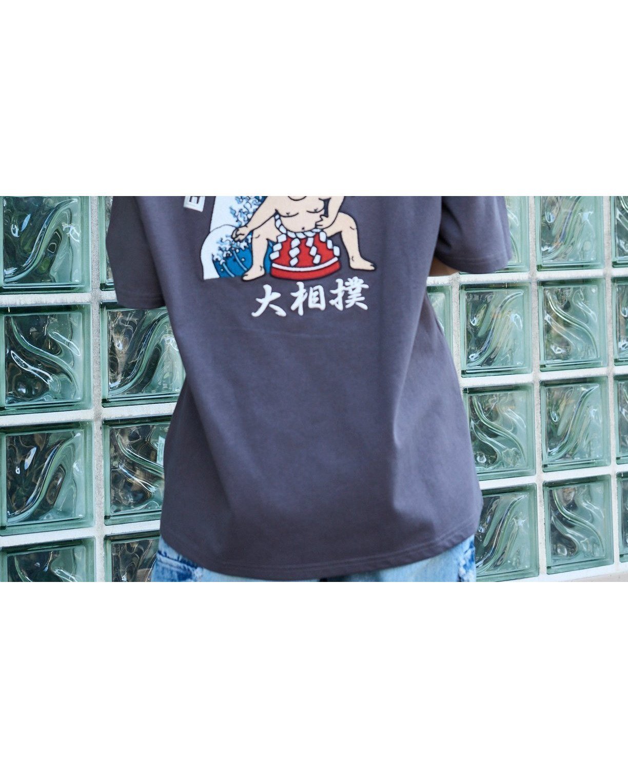 【イーブス/YEVS】の和柄刺しゅうTEE【ユニセックス】 インテリア・キッズ・メンズ・レディースファッション・服の通販 founy(ファニー) 　ファッション　Fashion　レディースファッション　Fashion for Women　カーゴパンツ　Cargo Pants, Utility Pants　ショーツ　Shorts, Short Pants　シンプル　Simple, Minimal　デニム　Denim, Jeans Material　バランス　Balance, Style Balance　フロント　Front, Front Design　モチーフ　Motif, Design Theme　ワンポイント　One Point, Statement Accent　おすすめ　Recommended / Our Picks　夏　Summer　旅行　Travel　チャコール|ID: prp329100004821645 ipo3291000000035044982