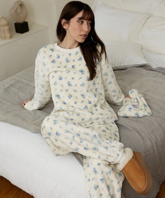 【フリークスストア/FREAK'S STORE】のフラワー プリント フリース ルームウェア 3点セット 限定展開 25AW インテリア・キッズ・メンズ・レディースファッション・服の通販 founy(ファニー) 　ファッション　Fashion　レディースファッション　Fashion for Women　2025年　2025　2025-2026秋冬・A/W　Autumn/Winter 2025–26 AW25–26　冬　Winter / This Winter　お家時間・ステイホーム　Stay Home / At Home　ガーリー　Girly, Feminine Style　ギフト プレゼント　Gift / Present　フラワー　Flower, Floral　プリント　Print, Printed Pattern　ホリデーシーズン　Holiday Season　リラックス　Relax, Relaxed Fit　巾着　Drawstring Bag, Kinchaku　旅行　Travel　A/W・秋冬　Autumn/Winter　ブルー|ID: prp329100004821722 ipo3291000000035045865
