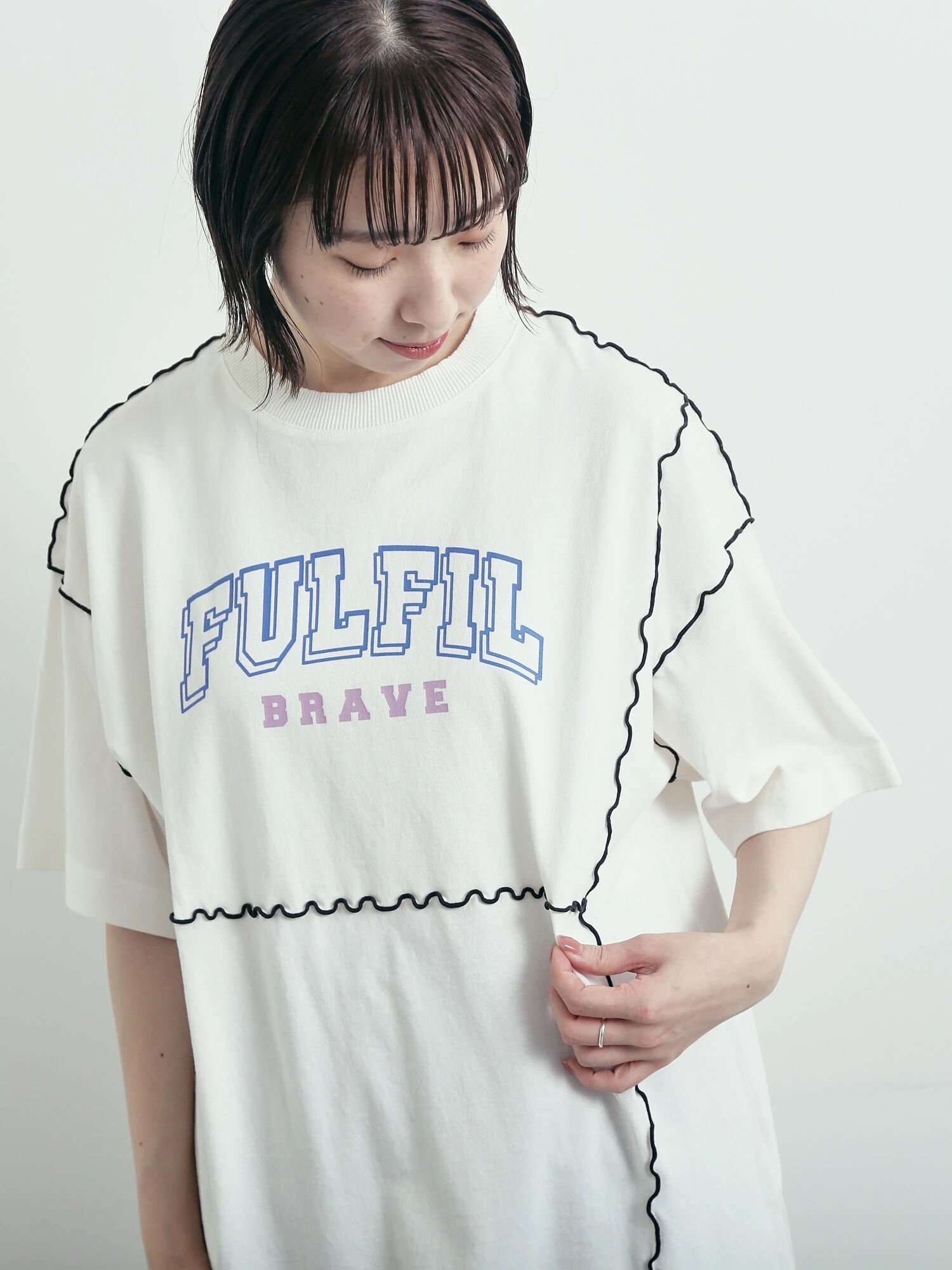 【サマンサモスモス/Samansa Mos2】のピグメント加工メロー切替ロゴプリントTシャツ インテリア・キッズ・メンズ・レディースファッション・服の通販 founy(ファニー) 　ファッション　Fashion　レディースファッション　Fashion for Women　トップス・カットソー　Cut & Sew Tops　シャツ・ブラウス・オフィスカジュアル　Elegant Blouses & Button-Ups　ロングTシャツ・Tシャツ　Longline T-Shirts & Tees　アシンメトリー　Asymmetrical Style　プリント　Print, Printed Pattern　ワンポイント　One Point, Statement Accent　切替　Switching, Contrast Panel　オフホワイト|ID: prp329100004821736 ipo3291000000035046053