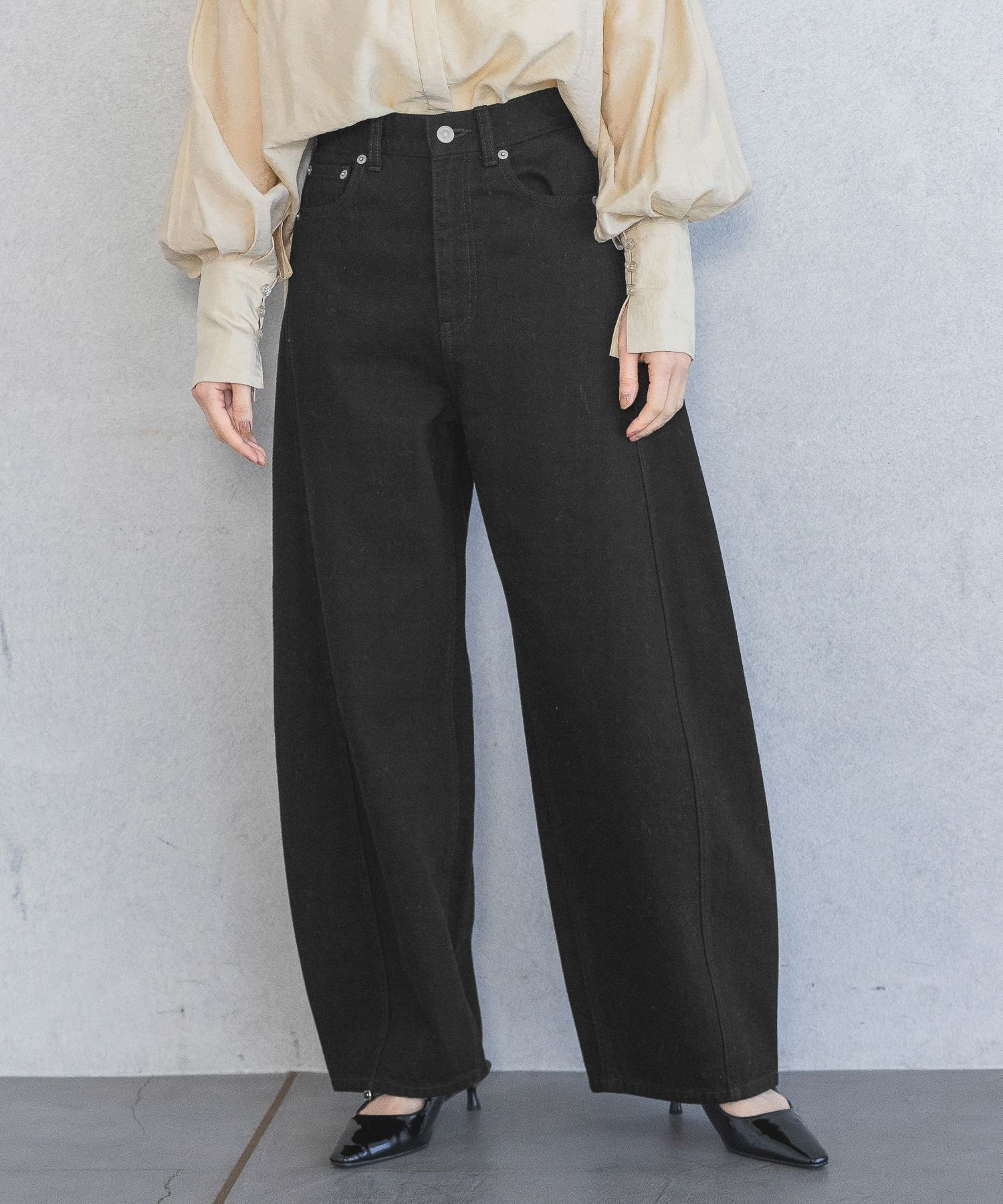 【アパートバイローリーズ/apart by lowrys】のApbコクーンデニムパンツ インテリア・キッズ・メンズ・レディースファッション・服の通販 founy(ファニー) 　ファッション　Fashion　レディースファッション　Fashion for Women　パンツ　Pants & Trousers　デニムパンツ・ジーンズ・美脚デニム　Denim Jeans & Pants　ウォッシュ　Washed Finish　コンパクト　Compact, Small Size　デニム　Denim, Jeans Material　トレンド　Trend, Trending Now　バランス　Balance, Style Balance　ビンテージ　Vintage, Retro Style　フォルム　Silhouette, Form　おすすめ　Recommended / Our Picks　ブラック09|ID: prp329100004821760 ipo3291000000035046240