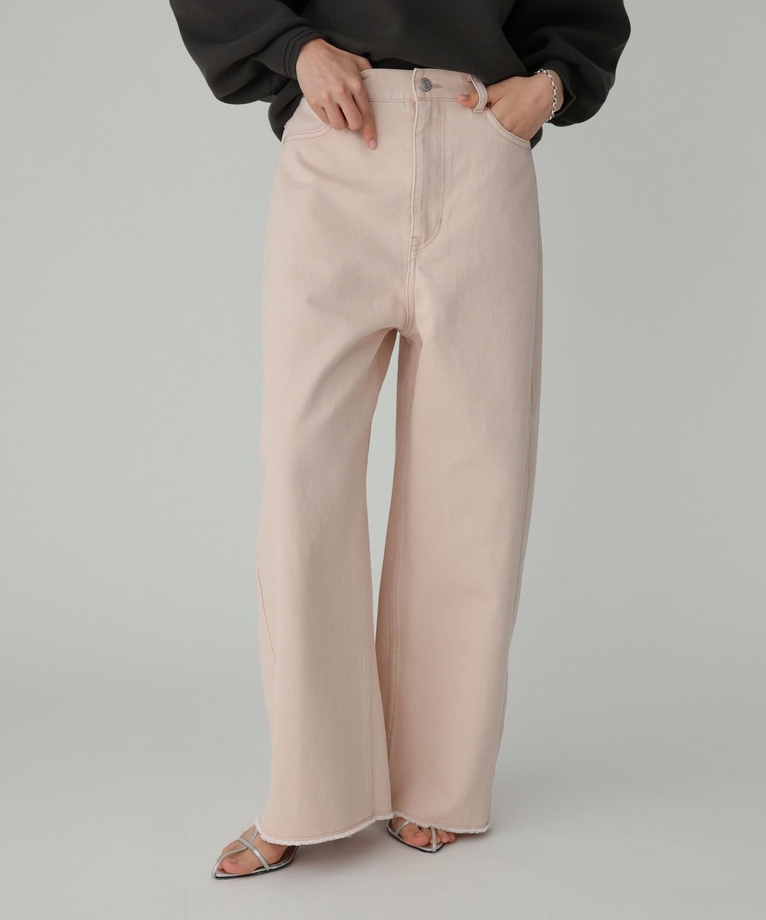 【バビロン/BABYLONE / KIDS】のバレルレッグデニムパンツ インテリア・キッズ・メンズ・レディースファッション・服の通販 founy(ファニー) 　ファッション　Fashion　キッズファッション　Fashion for Kids　ボトムス　Bottoms　カットオフ　Cut-Off Design　コンパクト　Compact, Small Size　シューズ　Shoes, Footwear　デニム　Denim, Jeans Material　トレンド　Trend, Trending Now　パターン　Pattern, Design Print　フラット　Flat, Flat Shoes　再入荷　Restock / Back in Stock　おすすめ　Recommended / Our Picks　2025年　2025　2025-2026秋冬・A/W　Autumn/Winter 2025–26 AW25–26　【NEW】ベビーピンク21|ID: prp329100004821792 ipo3291000000035046460