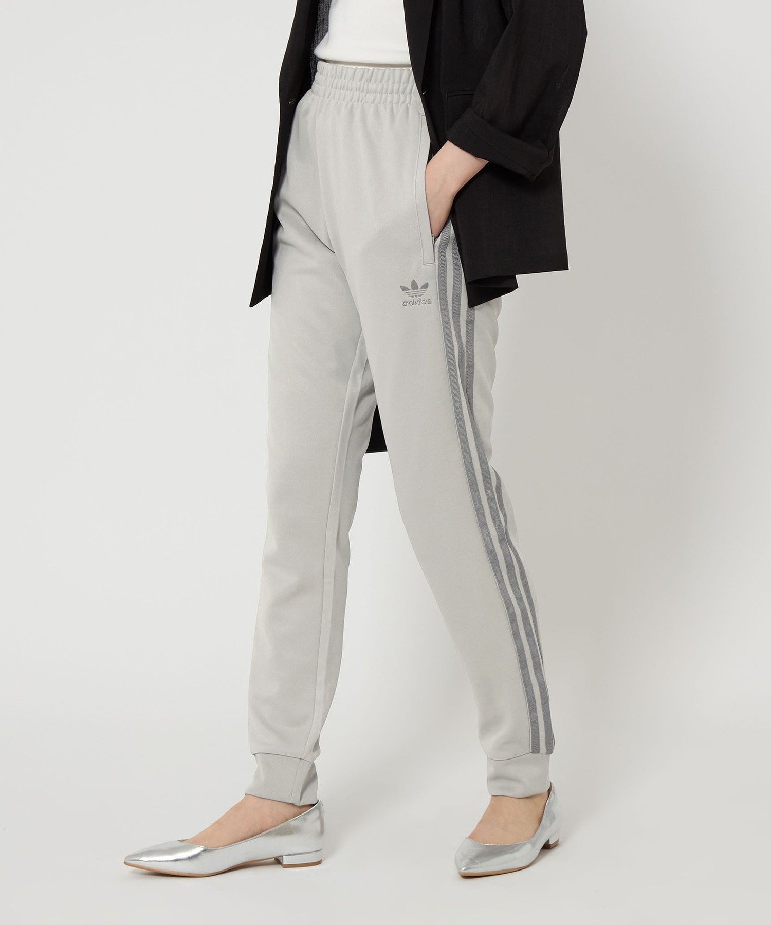 【ユナイテッドアローズ/UNITED ARROWS】の【国内EXCLUSIVE】 adidas Originals SST トラックパンツ インテリア・キッズ・メンズ・レディースファッション・服の通販 founy(ファニー) ファッション Fashion レディースファッション Fashion for Women パンツ Pants & Trousers 春 Spring クラシック Classic, Timeless Style ジャケット Jacket, Outerwear スウェット / スエット Sweatshirt, Sweatwear スポーツ Sports, Activewear スリム Slim, Slim Fit セットアップ Set-Up, Coordinated Outfit トレンド Trend, Trending Now ドローコード Drawcord, Drawstring Cord フィット Fit, Slim Fit アウトレット Outlet / Clearance おすすめ Recommended / Our Picks 夏 Summer エレガント 上品 Elegant LT.GRAY|ID: prp329100004821820 ipo3291000000035046771