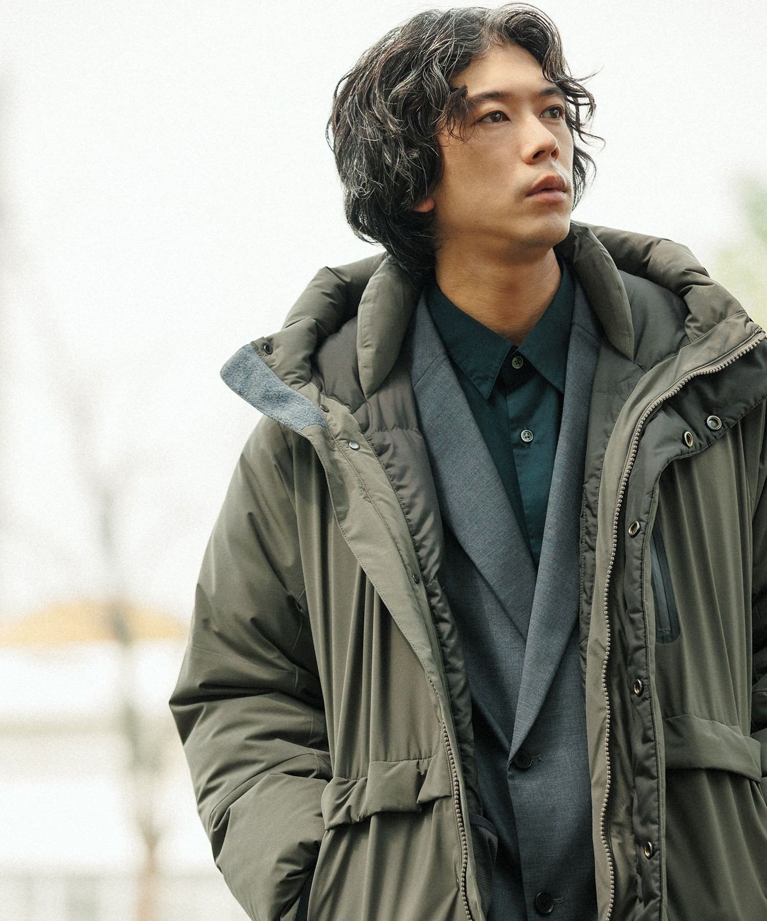 【アダム エ ロペ/ADAM ET ROPE'】の【ACT_01 AO】SHORT DOWN JACKET / 700 FILL POWER / UNISEX インテリア・キッズ・メンズ・レディースファッション・服の通販 founy(ファニー) 　ファッション　Fashion　レディースファッション　Fashion for Women　アウター　Coat / Outerwear Collection　レディースジャケット・軽アウター　Jackets　アウトドア　Outdoor Clothing　カッティング　Cutting Detail　軽量　Lightweight, Ultra Light　ジップ　Zip, Zipper　ジャケット　Jacket, Outerwear　スタイリッシュ　Stylish, Fashionable　ストレッチ　Stretch, Stretchy Fabric　スポーティ　Sporty, Casual Athletic　スマート　Smart, Elegant　財布　Wallet, Purse　タフタ　Taffeta, Structured Fabric　ダウン　Down, Puffer　ポケット　Pocket, Pocket Detail　モコモコ　Fuzzy, Fluffy　モダン　Modern, Contemporary　ユニセックス　Unisex, Genderless　おすすめ　Recommended / Our Picks　エレガント 上品　Elegant　ビジネス 仕事 通勤　Business / Work / Commuting　チャコール(06)|ID: prp329100004821841 ipo3291000000035046961
