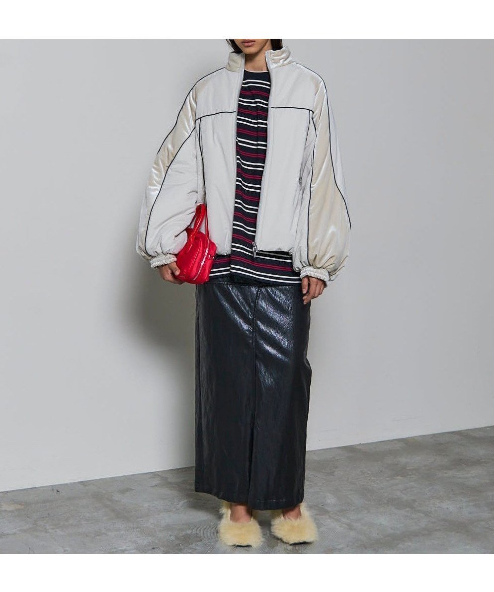 【メゾンスペシャル/MAISON SPECIAL】のVelour Combination Puffer Blouson インテリア・キッズ・メンズ・レディースファッション・服の通販 founy(ファニー) 　ファッション　Fashion　レディースファッション　Fashion for Women　アウター　Coat / Outerwear Collection　ブルゾンジャケット・スポーティアウター　Blouson Jackets　トップス・カットソー　Cut & Sew Tops　ベロアトップス　Velour Tops / Velvet-Look Items　インナー　Innerwear　コンビ　Combo, Combination Style　ドッキング　Docking, Mixed Material　バランス　Balance, Style Balance　バルーン　Balloon, Balloon Silhouette　ピーチ　Peach, Soft Touch　フロント　Front, Front Design　ブルゾン　Blouson, Bomber Jacket　ベロア　Velour, Soft Velvet　エレガント 上品　Elegant　冬　Winter / This Winter　WHT|ID: prp329100004821879 ipo3291000000035047275