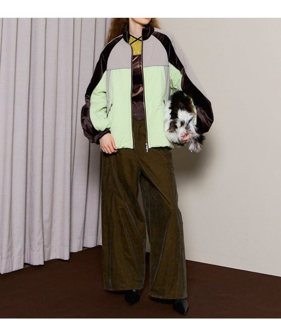 【メゾンスペシャル/MAISON SPECIAL】のVelour Combination Puffer Blouson インテリア・キッズ・メンズ・レディースファッション・服の通販 founy(ファニー) 　ファッション　Fashion　レディースファッション　Fashion for Women　アウター　Coat / Outerwear Collection　ブルゾンジャケット・スポーティアウター　Blouson Jackets　トップス・カットソー　Cut & Sew Tops　ベロアトップス　Velour Tops / Velvet-Look Items　インナー　Innerwear　コンビ　Combo, Combination Style　ドッキング　Docking, Mixed Material　バランス　Balance, Style Balance　バルーン　Balloon, Balloon Silhouette　ピーチ　Peach, Soft Touch　フロント　Front, Front Design　ブルゾン　Blouson, Bomber Jacket　ベロア　Velour, Soft Velvet　エレガント 上品　Elegant　冬　Winter / This Winter　GRN|ID: prp329100004821879 ipo3291000000035047276
