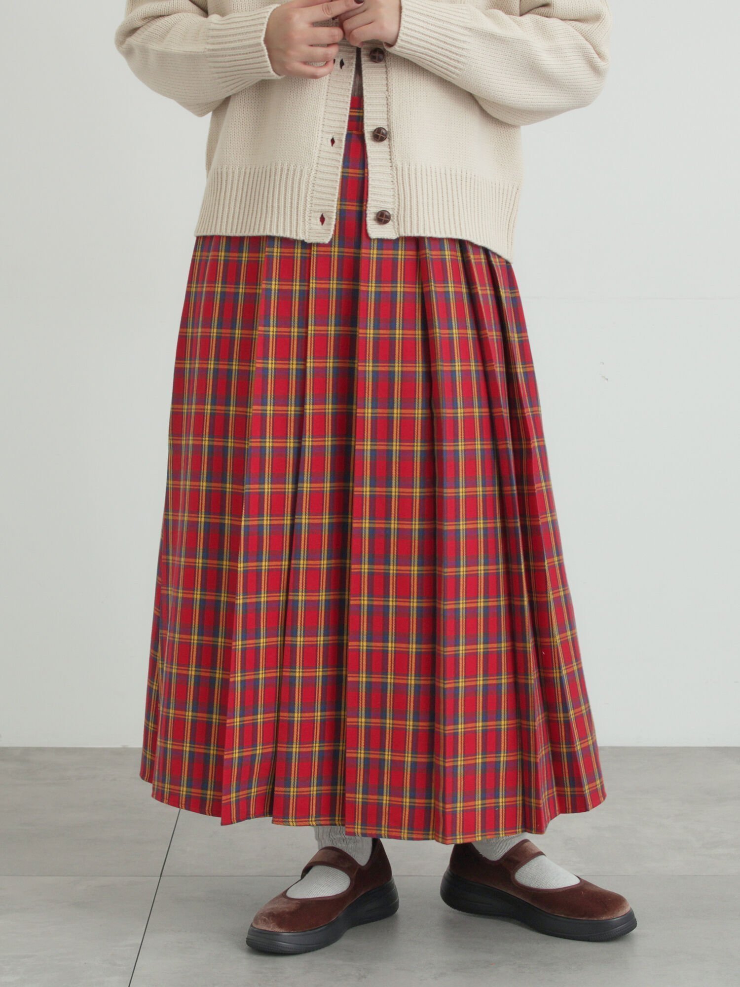 【サマンサモスモス/Samansa Mos2】の【帯電防止裏地】柄アソートプリーツスカート インテリア・キッズ・メンズ・レディースファッション・服の通販 founy(ファニー) 　ファッション　Fashion　レディースファッション　Fashion for Women　スカート　Skirts　プリーツスカート / 上品フェミニンスタイル　Pleated Skirts　シンプル　Simple, Minimal　スウェット / スエット　Sweatshirt, Sweatwear　プリーツ　Pleats, Pleated　レッド|ID: prp329100004821922 ipo3291000000035047735