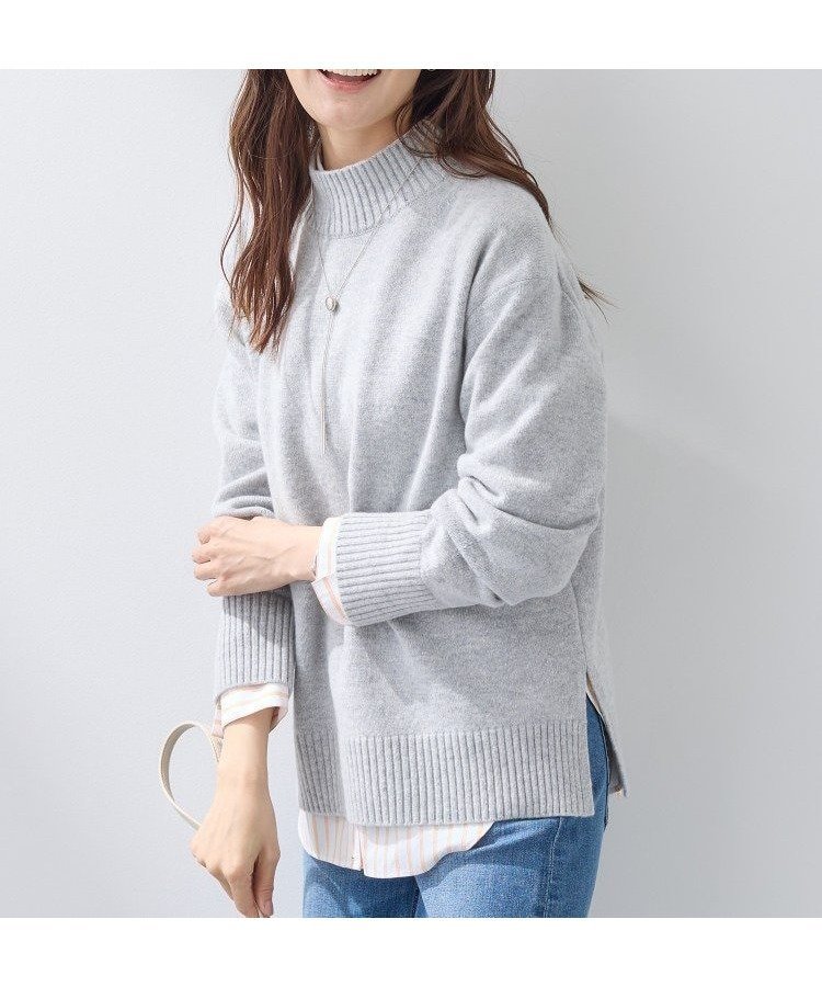 【インディヴィ/INDIVI】の【カシミヤ混】ミドルゲージ ハイネックニット インテリア・キッズ・メンズ・レディースファッション・服の通販 founy(ファニー) 　ファッション　Fashion　レディースファッション　Fashion for Women　トップス・カットソー　Cut & Sew Tops　ニット　Knit Tops & Sweaters　おすすめ　Recommended / Our Picks　スマート　Smart, Elegant　ハイネック　High Neck, Mock Neck　バランス　Balance, Style Balance　ミドル　Middle Length, Mid Height　ワイド　Wide, Wide Fit　ライトグレー|ID: prp329100004821979 ipo3291000000035048421