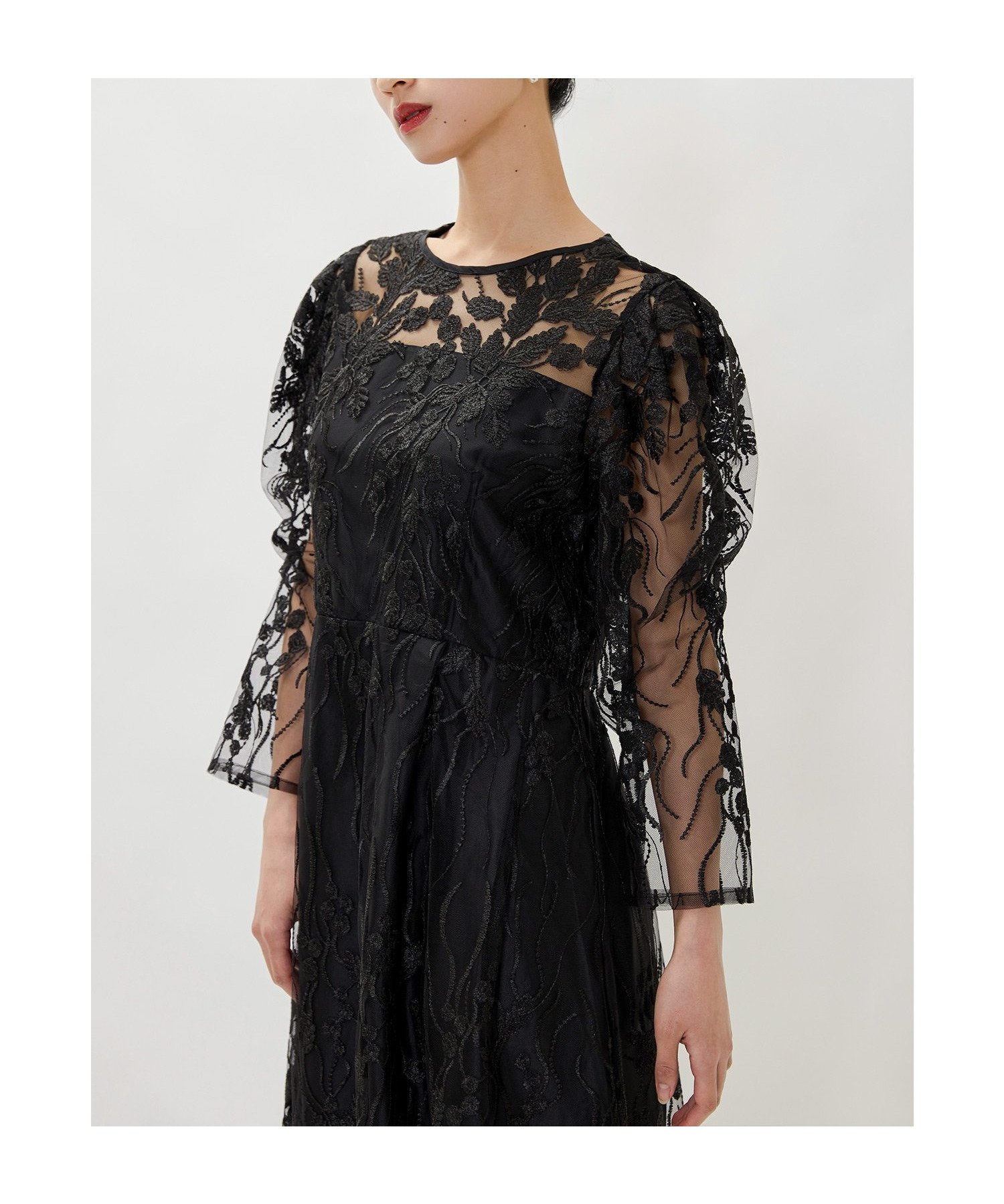 【ビーフラット/bflat】のボタニカル柄刺繍レースドレス 結婚式 成人式 二次会 同窓会 パーティードレス インテリア・キッズ・メンズ・レディースファッション・服の通販 founy(ファニー) 　ファッション　Fashion　レディースファッション　Fashion for Women　ワンピース　Dresses　フォーマル・パーティードレス・結婚式用ドレス　Elegant & Casual Dresses　スカラップ　Scallop, Scalloped Edge　スリーブ　Sleeve, Long Sleeve / Short Sleeve　ドレス　Dress, One-Piece　フェミニン　Feminine, Girly　フレア　Flare, Flared　ボタニカル　Botanical, Floral Pattern　リーフ　Leaf, Botanical Leaf　レース　Lace, Lace Fabric　ロング　Long, Long-Length　おすすめ　Recommended / Our Picks　結婚式　Wedding　披露宴　Wedding Reception　二次会　After Party　ブラック|ID: prp329100004821999 ipo3291000000035048608