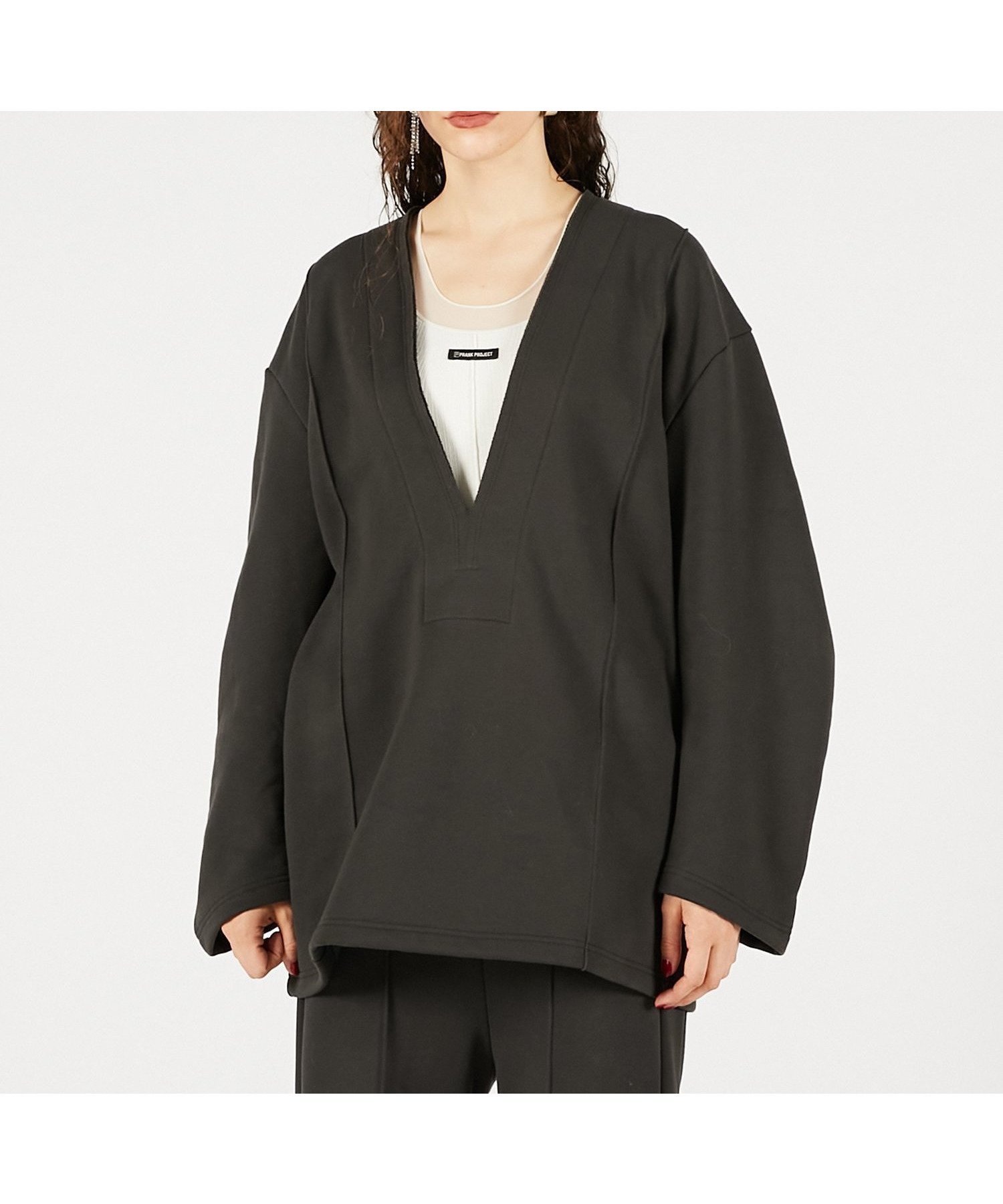【プランク プロジェクト/PRANK PROJECT】のディープVネックスウェット インテリア・キッズ・メンズ・レディースファッション・服の通販 founy(ファニー) 　ファッション　Fashion　レディースファッション　Fashion for Women　トップス・カットソー　Cut & Sew Tops　レディースパーカー・カジュアルフーディー　Casual Hoodies & Sweatshirts　スウェット・クルーネックトップス　Sweatshirts & Crewnecks / Relaxed Fit Sweat Tops　Vネックトップス　V-Neck Tops / V-Cut Neckline Shirts　インナー　Innerwear　スウェット / スエット　Sweatshirt, Sweatwear　セットアップ　Set-Up, Coordinated Outfit　リラックス　Relax, Relaxed Fit　エレガント 上品　Elegant　BLK|ID: prp329100004822012 ipo3291000000035048749