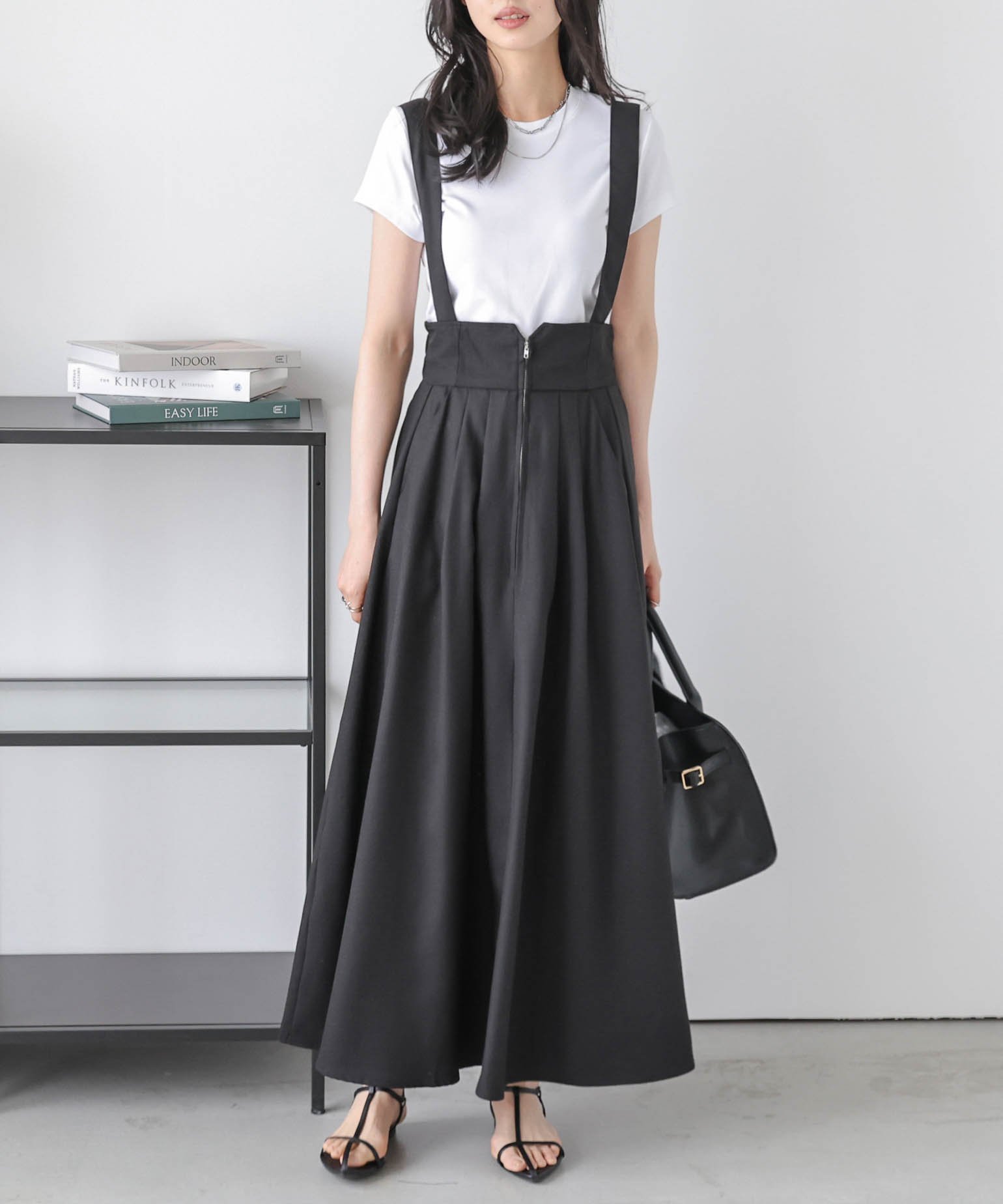 【ラジュール/Lajour】のフレアジャンパースカート インテリア・キッズ・メンズ・レディースファッション・服の通販 founy(ファニー) 　ファッション　Fashion　レディースファッション　Fashion for Women　スカート　Skirts　クラシカル　Classical, Vintage-Inspired　シャーリング　Shirring, Ruched　シンプル　Simple, Minimal　ツイル　Twist, Twisted Detail　フェミニン　Feminine, Girly　フレア　Flare, Flared　マキシ　Maxi, Full Length　エレガント 上品　Elegant　楽ちん　Easy Fit, Comfortable　ブラック|ID: prp329100004822018 ipo3291000000035048876