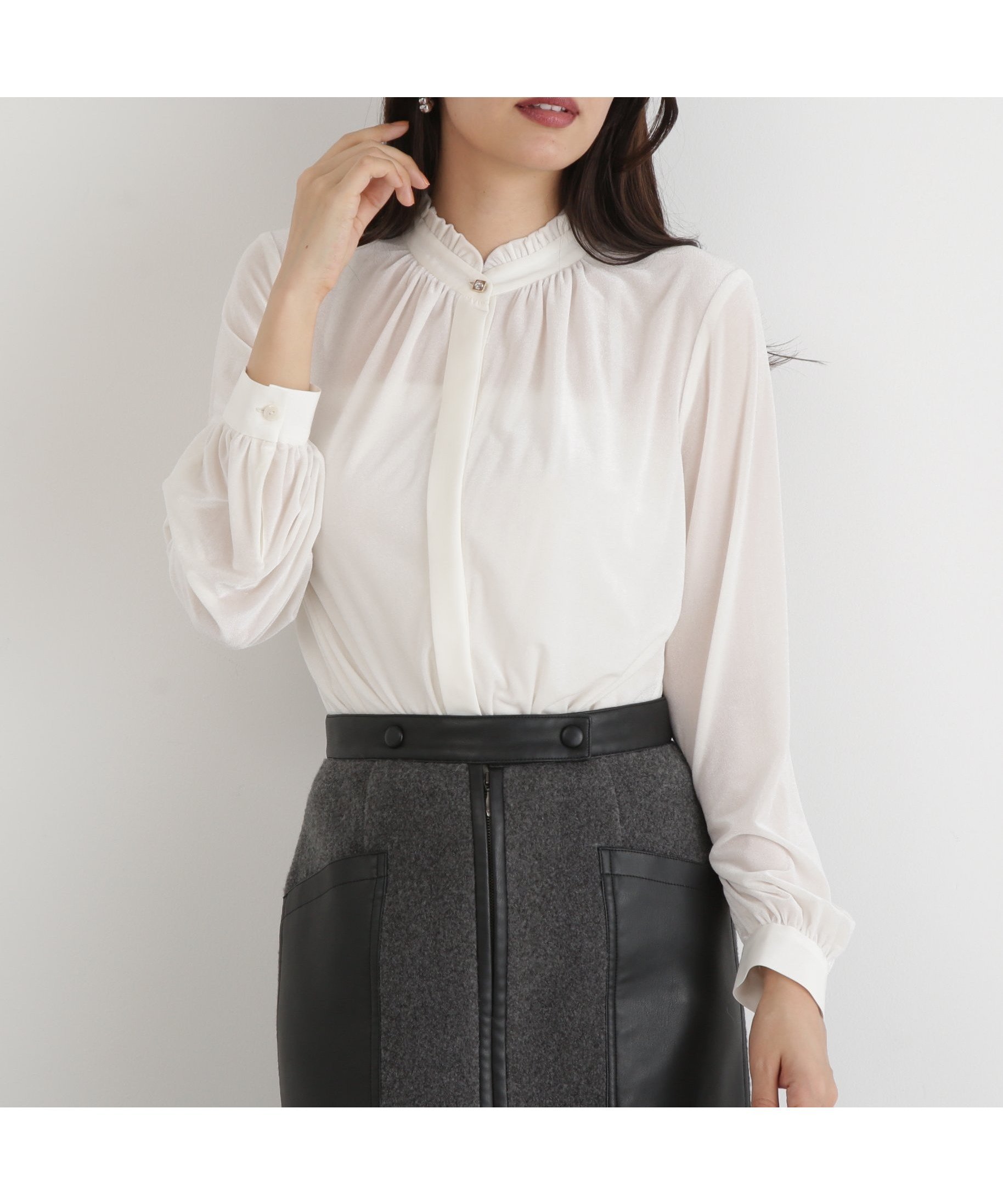 【ピンキーアンドダイアン/Pinky&Dianne】のベルベットコンビギャザーブラウス インテリア・キッズ・メンズ・レディースファッション・服の通販 founy(ファニー) 　ファッション　Fashion　レディースファッション　Fashion for Women　トップス・カットソー　Cut & Sew Tops　シャツ・ブラウス・オフィスカジュアル　Elegant Blouses & Button-Ups　スタンダード　Standard, Basic　エクリュ1|ID: prp329100004822079 ipo3291000000035049768