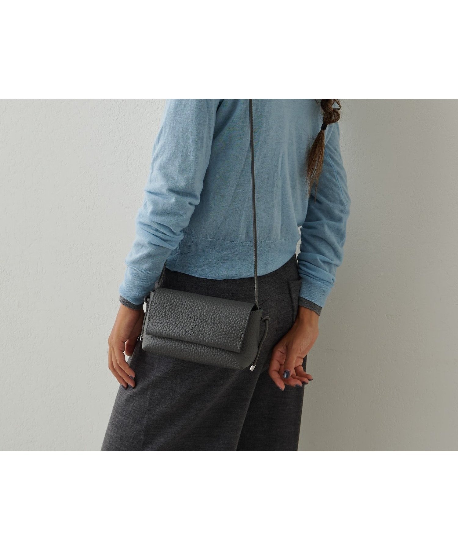 【イアクッチ/IACUCCI】のアルブメ ALCE 人気、トレンドファッション・服の通販 founy(ファニー) 　ファッション　Fashion　レディースファッション　Fashion for Women　コンパクト　Compact, Small Size　ショルダー　Shoulder, Shoulder Strap　フォルム　Silhouette, Form　マグネット　Magnet, Magnetic Closure　リップ　Lip, Lip Motif　ワンポイント　One Point, Statement Accent　 other-1|ID: prp329100004822101 ipo3291000000035050005