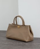 【サロン アダム エ ロペ/SALON adam et rope'】の【WEB限定】【WS(ドゥーブル)】ソフトレザーメタルロックボストン 人気、トレンドファッション・服の通販 founy(ファニー) ファッション Fashion レディースファッション Fashion for Women アクセサリー Fashion Accessories オケージョン Occasion Wear クラッチ Clutch, Clutch Bag コレクション Collection, Seasonal Line ショルダー Shoulder, Shoulder Strap シルバー Silver, Metallic Silver トレンド Trend, Trending Now バランス Balance, Style Balance フォルム Silhouette, Form ボストンバッグ Boston Bag, Retro Bag ポケット Pocket, Pocket Detail ミドル Middle Length, Mid Height ワイド Wide, Wide Fit エレガント 上品 Elegant thumbnail ベージュ系(28)|ID: prp329100004822152 ipo3291000000035050425