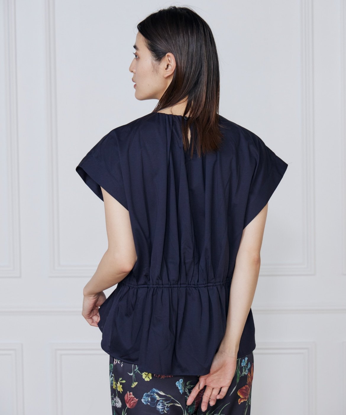 【セブンアイディコンセプト/7-IDconcept】のシャーリングカットブラウス インテリア・キッズ・メンズ・レディースファッション・服の通販 founy(ファニー) 　ファッション　Fashion　レディースファッション　Fashion for Women　トップス・カットソー　Cut & Sew Tops　シャツ・ブラウス・オフィスカジュアル　Elegant Blouses & Button-Ups　シャーリング　Shirring, Ruched　スリーブ　Sleeve, Long Sleeve / Short Sleeve　フレンチ　French, French Style　ヘムライン　Hemline, Bottom Cut　ネイビー|ID: prp329100004822229 ipo3291000000035051156