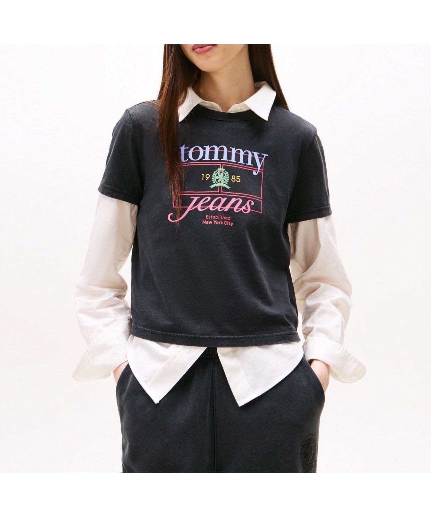 【トミーヒルフィガー/TOMMY HILFIGER】のクレストフラッグTシャツ インテリア・キッズ・メンズ・レディースファッション・服の通販 founy(ファニー) 　ファッション　Fashion　レディースファッション　Fashion for Women　トップス・カットソー　Cut & Sew Tops　シャツ・ブラウス・オフィスカジュアル　Elegant Blouses & Button-Ups　ロングTシャツ・Tシャツ　Longline T-Shirts & Tees　アメリカン　American Style　カラフル　Colorful Design　クラシック　Classic, Timeless Style　コンパクト　Compact, Small Size　ゴルフ　Golf　デニム　Denim, Jeans Material　ベーシック　Basic, Essential　モダン　Modern, Contemporary　人気　Popular, Best Seller　ブラックBDS|ID: prp329100004822236 ipo3291000000035051235