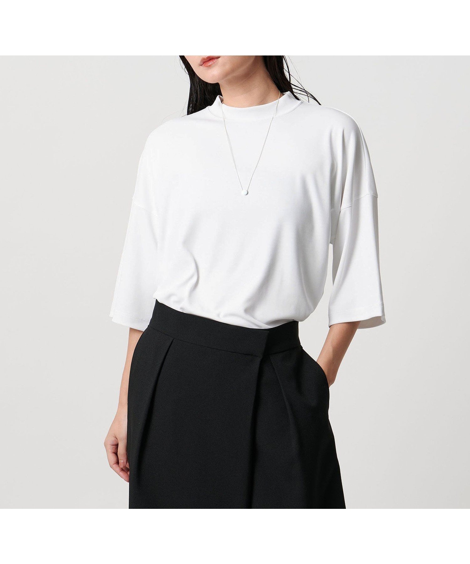 【ユナイテッドアローズ/UNITED ARROWS】のMARW UNITED ARROWS スムース ハイネック 5分袖 カットソー インテリア・キッズ・メンズ・レディースファッション・服の通販 founy(ファニー) 　ファッション　Fashion　レディースファッション　Fashion for Women　トップス・カットソー　Cut & Sew Tops　カットソー・ベーシックTシャツ　Cut-and-Sewn Tops / Stretch Tees & Basics　カットソー　Cut and Sewn Top　シンプル　Simple, Minimal　人気　Popular, Best Seller　ハイネック　High Neck, Mock Neck　バランス　Balance, Style Balance　ボックス　Boxy, Box Shape　モノトーン　Monotone, Black and White　夏　Summer　ビジネス 仕事 通勤　Business / Work / Commuting　WHITE|ID: prp329100004822745 ipo3291000000035063847