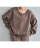 【ドゥ アルシーヴ/Doux archives】の裏起毛Vネック前後2WAYプルオーバー 人気、トレンドファッション・服の通販 founy(ファニー) ファッション Fashion レディースファッション Fashion for Women トップス・カットソー Cut & Sew Tops カジュアルプルオーバー・ニットトップス Pullovers & Knit Tops / Casual Pullovers Vネックトップス V-Neck Tops / V-Cut Neckline Shirts スウェット / スエット Sweatshirt, Sweatwear セットアップ Set-Up, Coordinated Outfit デコルテ Décolleté, Neckline ボトム Bottoms, Lower Wear thumbnail BROWN|ID: prp329100004822769 ipo3291000000035064321