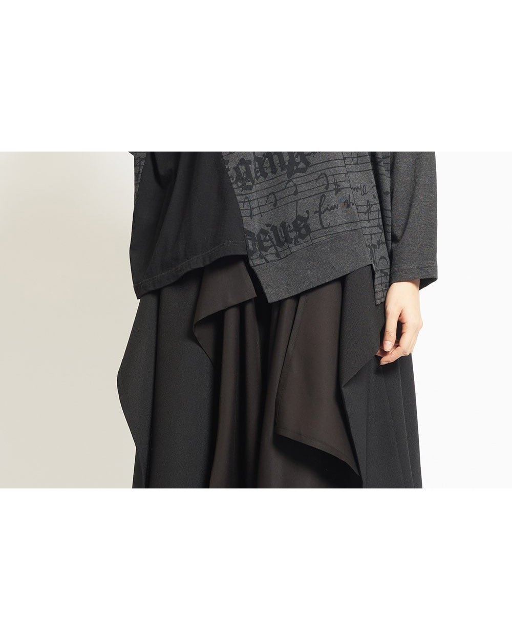 【ゴム/gomme】のスコアステップT インテリア・キッズ・メンズ・レディースファッション・服の通販 founy(ファニー) 　ファッション　Fashion　レディースファッション　Fashion for Women　エレガント 上品　Elegant　カーゴパンツ　Cargo Pants, Utility Pants　デニム　Denim, Jeans Material　プリント　Print, Printed Pattern　ベーシック　Basic, Essential　ポケット　Pocket, Pocket Detail　今季　This Season, Current Season　無地　Plain, Solid Color　チャコール|ID: prp329100004822776 ipo3291000000035064499