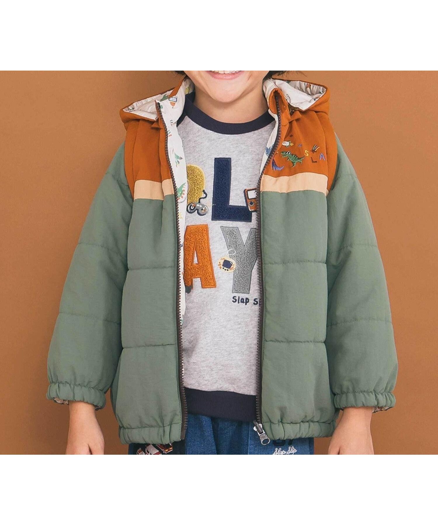 【ベベ オンライン ストア/BEBE ONLINE STORE / KIDS】の【お揃い】バイカラー恐竜ロケット総柄8WAYコート(80~130cm) 人気、トレンドファッション・服の通販 founy(ファニー) 　ファッション　Fashion　キッズファッション　Fashion for Kids　オレンジ　Orange　秋　Autumn　カラフル　Colorful Design　コレクション　Collection, Seasonal Line　シンプル　Simple, Minimal　チェック　Check, Plaid, Tartan　フレンチ　French, French Style　ベスト　Vest, Waistcoat　ポケット　Pocket, Pocket Detail　ミックス　Mix, Mixed Style　モチーフ　Motif, Design Theme　リバーシブル　Reversible, Two-Sided　A/W・秋冬　Autumn/Winter　エレガント 上品　Elegant　2025年　2025　2025-2026秋冬・A/W　Autumn/Winter 2025–26 AW25–26　 other-1|ID: prp329100004822808 ipo3291000000035065206