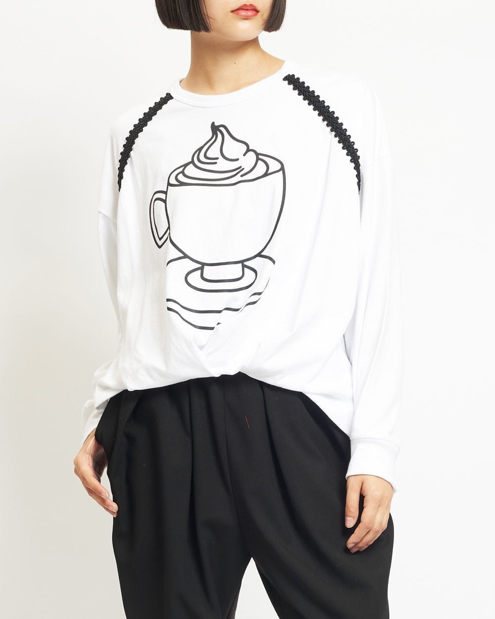 【ゴム/gomme】のヘムタックT インテリア・キッズ・メンズ・レディースファッション・服の通販 founy(ファニー) 　ファッション　Fashion　レディースファッション　Fashion for Women　エレガント 上品　Elegant　カーディガン　Cardigan, Knitwear　ショート　Short, Short Length　ジャケット　Jacket, Outerwear　スリーブ　Sleeve, Long Sleeve / Short Sleeve　バランス　Balance, Style Balance　バルーン　Balloon, Balloon Silhouette　フロント　Front, Front Design　ブロード　Broadcloth, Fine Cotton　プリント　Print, Printed Pattern　ヘムライン　Hemline, Bottom Cut　ポケット　Pocket, Pocket Detail　ラウンド　Round, Round Neck　今季　This Season, Current Season　切替　Switching, Contrast Panel　白|ID: prp329100004822894 ipo3291000000035067208