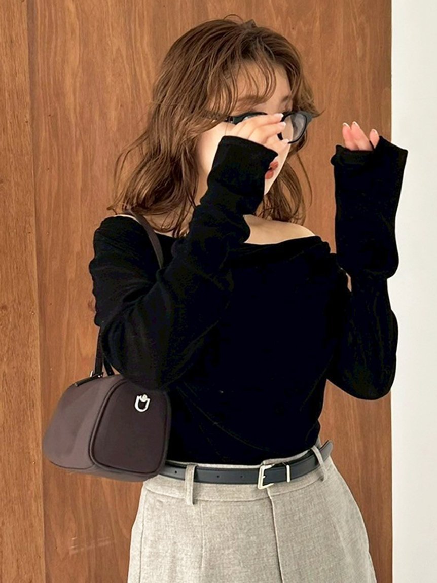 【フレイ アイディー/FRAY I.D】のデコルテタックフロッキーチュールトップス インテリア・キッズ・メンズ・レディースファッション・服の通販 founy(ファニー) 　ファッション　Fashion　レディースファッション　Fashion for Women　トップス・カットソー　Cut & Sew Tops　エレガント 上品　Elegant　ショルダー　Shoulder, Shoulder Strap　スマート　Smart, Elegant　チュール　Tulip, Tulip Motif　トレンド　Trend, Trending Now　人気　Popular, Best Seller　ベロア　Velour, Soft Velvet　A/W・秋冬　Autumn/Winter　BLK[009]|ID: prp329100004822993 ipo3291000000035069090