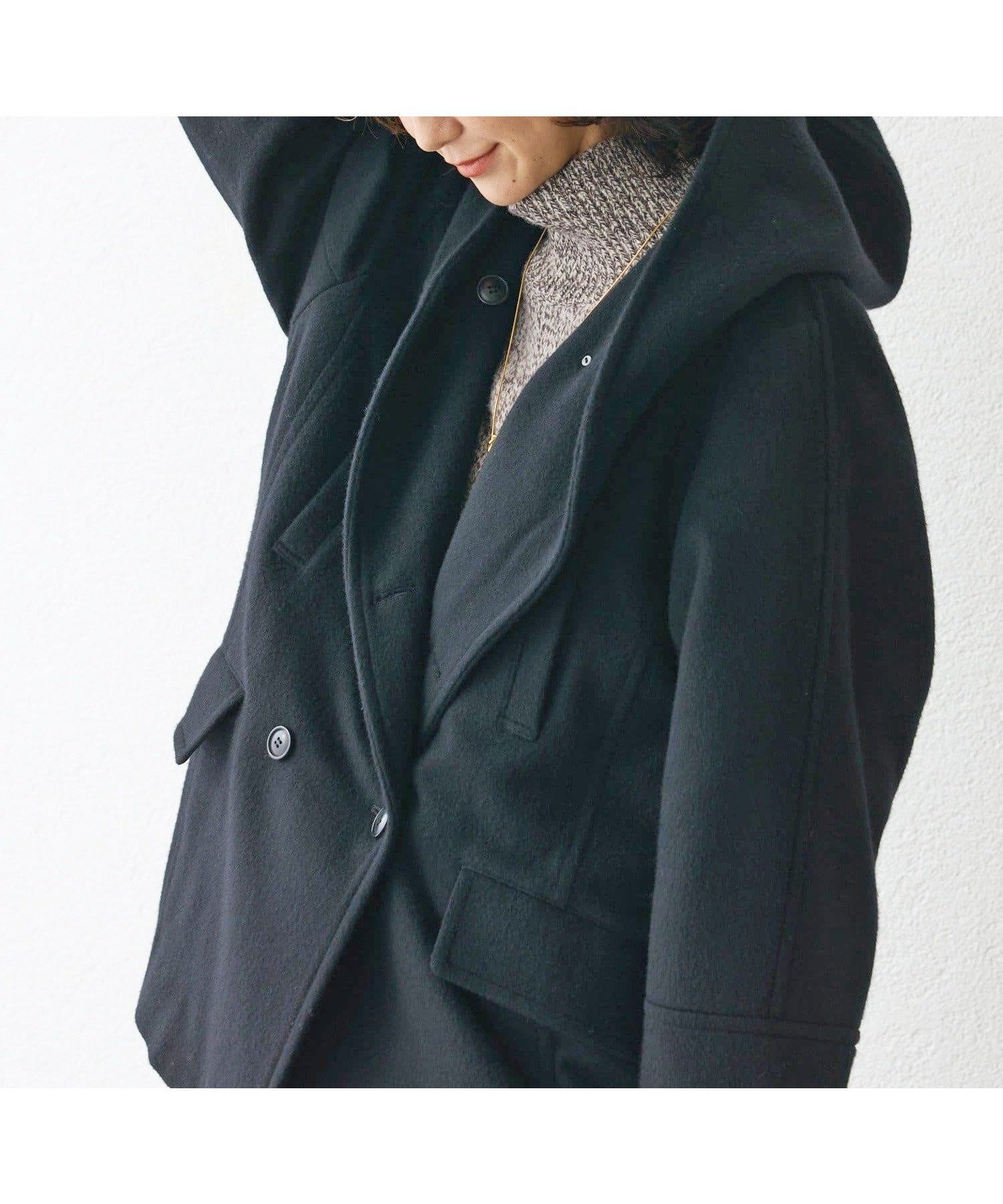 【リヴドロワ/RIVE DROITE】の【顔周り華やか】ビーバーフーディコート インテリア・キッズ・メンズ・レディースファッション・服の通販 founy(ファニー) 　ファッション　Fashion　レディースファッション　Fashion for Women　アウター　Coat / Outerwear Collection　コート・ロングコート・ピーコート　Long Coats, Peacoats & More　畦　Ribbed Knit　キュプラ　Cupro, Eco Fabric　今季　This Season, Current Season　ショート　Short, Short Length　ショール　Shawl, Wrap　シンプル　Simple, Minimal　スリーブ　Sleeve, Long Sleeve / Short Sleeve　バイアス　Bias, Diagonal Cut　バランス　Balance, Style Balance　フォルム　Silhouette, Form　フレア　Flare, Flared　フロント　Front, Front Design　ボトム　Bottoms, Lower Wear　ポケット　Pocket, Pocket Detail　マーメイド　Mermaid, Fishtail Silhouette　ミドル　Middle Length, Mid Height　冬　Winter / This Winter　再入荷　Restock / Back in Stock　おすすめ　Recommended / Our Picks　ブラック|ID: prp329100004823018 ipo3291000000035069408