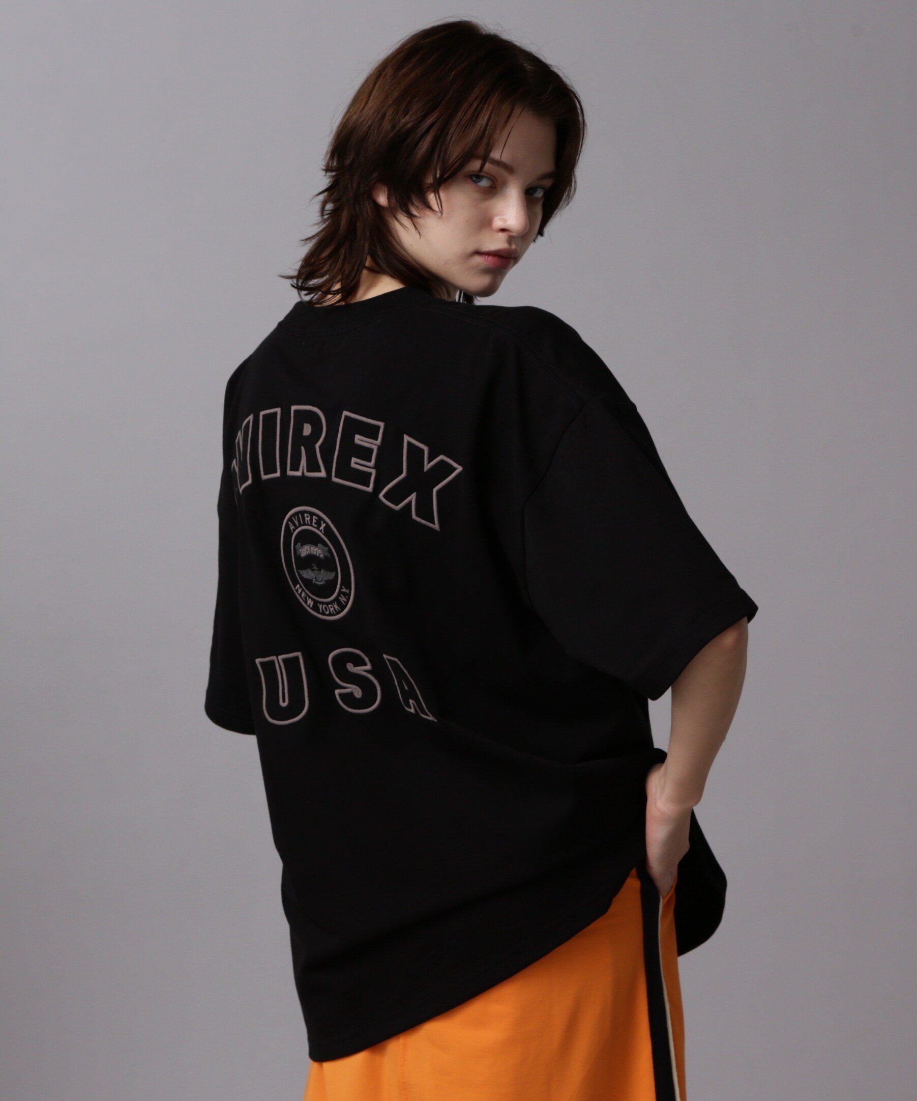 【アヴィレックス/AVIREX】のL-VARSITY LOGO T-SHIRT/バーシティーロゴティーシャツ インテリア・キッズ・メンズ・レディースファッション・服の通販 founy(ファニー) 　ファッション　Fashion　レディースファッション　Fashion for Women　トップス・カットソー　Cut & Sew Tops　シャツ・ブラウス・オフィスカジュアル　Elegant Blouses & Button-Ups　ロングTシャツ・Tシャツ　Longline T-Shirts & Tees　ミリタリー　Military, Army Style　ブラック|ID: prp329100004823099 ipo3291000000035070744