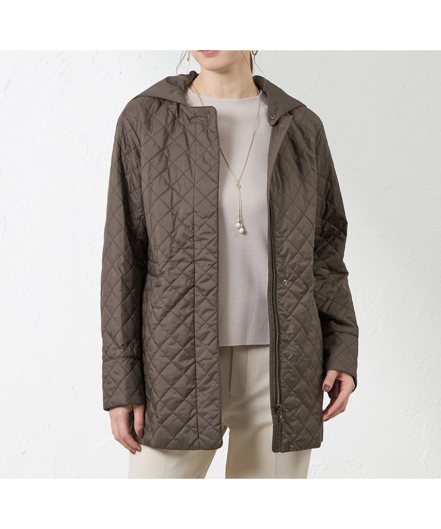 【アマカ/AMACA】のキルトミドルコート インテリア・キッズ・メンズ・レディースファッション・服の通販 founy(ファニー) 　ファッション　Fashion　レディースファッション　Fashion for Women　アウター　Coat / Outerwear Collection　コート・ロングコート・ピーコート　Long Coats, Peacoats & More　カフス　Cuff Design　キルト　Quilt, Quilted Fabric　グログラン　Grosgrain, Grosgrain Ribbon　軽量　Lightweight, Ultra Light　ショート　Short, Short Length　スタンダード　Standard, Basic　ストレート　Straight, Straight Cut　パイピング　Piping, Trim Design　プレート　Plate, Dish　ミドル　Middle Length, Mid Height　エレガント 上品　Elegant　ブラウン|ID: prp329100004823213 ipo3291000000035072213