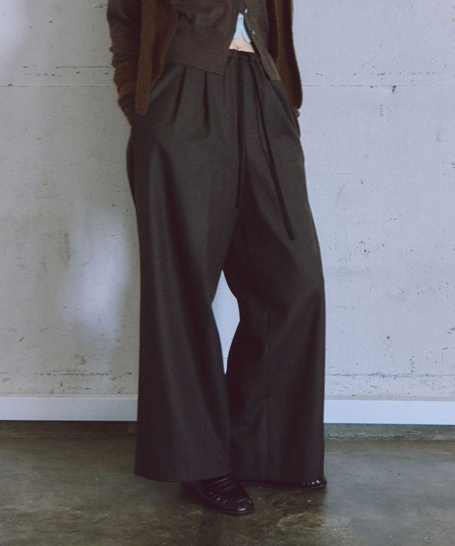 【アダム エ ロペ/ADAM ET ROPE'】のイージースラックス インテリア・キッズ・メンズ・レディースファッション・服の通販 founy(ファニー) 　ファッション　Fashion　レディースファッション　Fashion for Women　インナー　Innerwear　ギャザー　Gathered, Ruffled　コンパクト　Compact, Small Size　スラックス　Slacks, Dress Pants　セットアップ　Set-Up, Coordinated Outfit　ダウン　Down, Puffer　ポケット　Pocket, Pocket Detail　リラックス　Relax, Relaxed Fit　楽ちん　Easy Fit, Comfortable　ワイド　Wide, Wide Fit　A/W・秋冬　Autumn/Winter　おすすめ　Recommended / Our Picks　2026年　2026　チャコール(06)|ID: prp329100004823218 ipo3291000000035072267