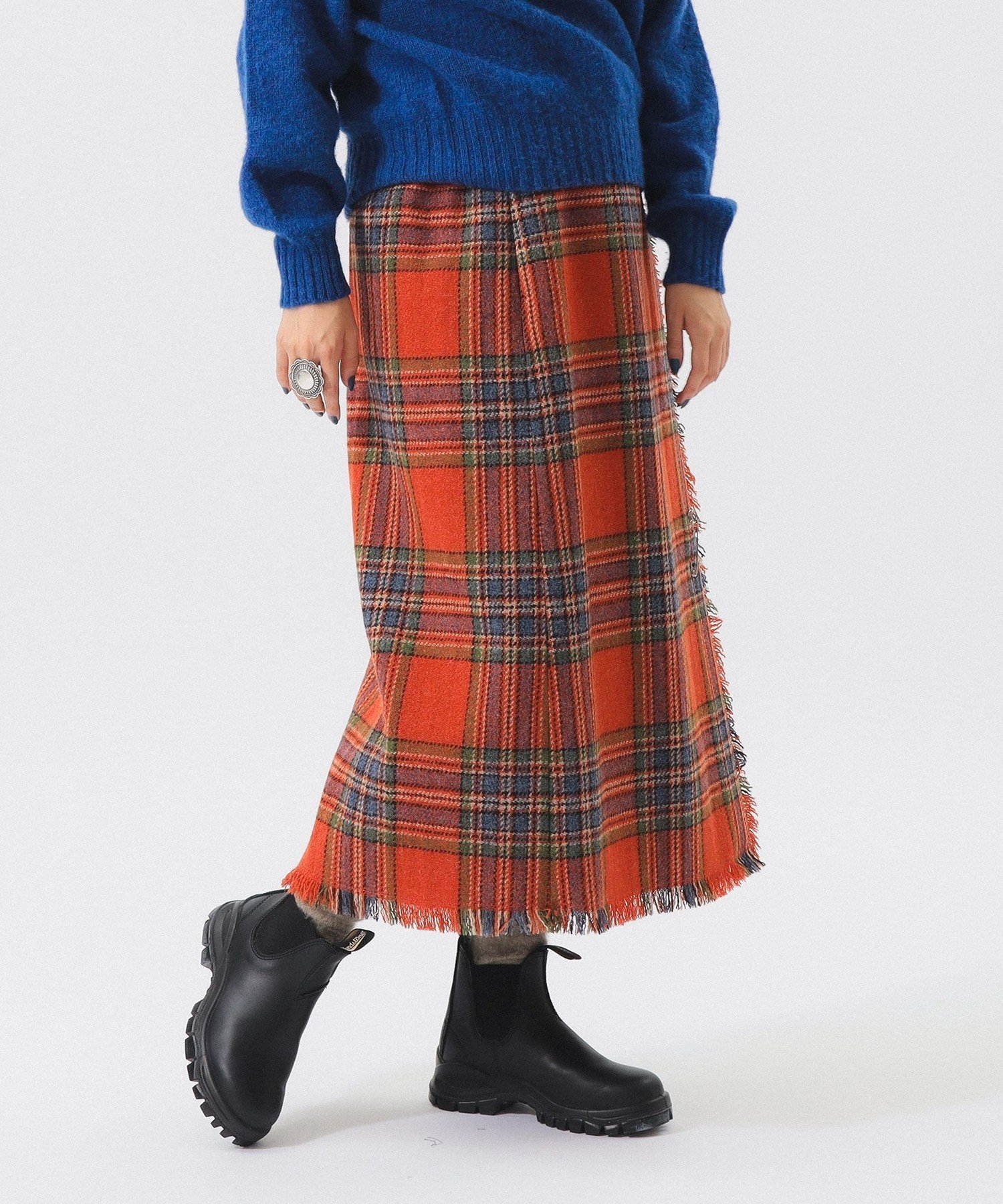 【ビームス ウイメン/BEAMS】の【モトーラ世理奈さん着用】ハリスツイード フリンジ スカート 25AW インテリア・キッズ・メンズ・レディースファッション・服の通販 founy(ファニー) 　ファッション　Fashion　レディースファッション　Fashion for Women　スカート　Skirts　カーディガン　Cardigan, Knitwear　クラシカル　Classical, Vintage-Inspired　切替　Switching, Contrast Panel　シューズ　Shoes, Footwear　ショート　Short, Short Length　シンプル　Simple, Minimal　スウェット / スエット　Sweatshirt, Sweatwear　スニーカー　Sneakers, Trainers　ツイード　Twill, Twill Weave　バランス　Balance, Style Balance　パーカー　Hoodie, Parka　フリンジ　Fringe, Tassel　ブランケット　Blanket, Throw Blanket　A/W・秋冬　Autumn/Winter　おすすめ　Recommended / Our Picks　2025年　2025　2025-2026秋冬・A/W　Autumn/Winter 2025–26 AW25–26　ORANGE|ID: prp329100004823244 ipo3291000000035072499