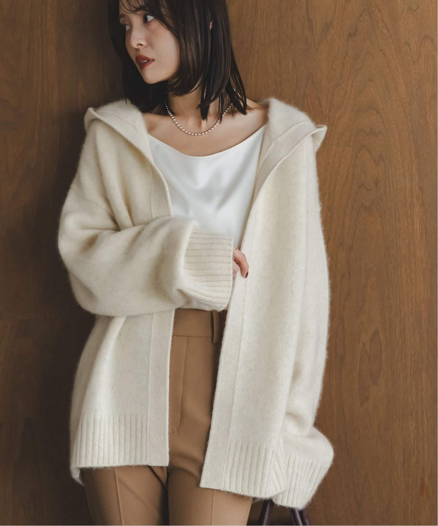 【ノーブル / スピック&スパン/NOBLE / Spick & Span】のYAKフーディーカーディガン 人気、トレンドファッション・服の通販 founy(ファニー) 　ファッション　Fashion　レディースファッション　Fashion for Women　トップス・カットソー　Cut & Sew Tops　カーディガン・羽織り　Layered Style Cardigans　おすすめ　Recommended / Our Picks　インナー　Innerwear　カーディガン　Cardigan, Knitwear　ガウン　Gown, Robe　ショート　Short, Short Length　ダウン　Down, Puffer　ブローチ　Brooch, Pin Brooch　ラグジュアリー　Luxury, Elegant　人気　Popular, Best Seller　冬　Winter / This Winter　防寒　Cold Protection, Winter-Ready　 other-1|ID: prp329100004823297 ipo3291000000035072974