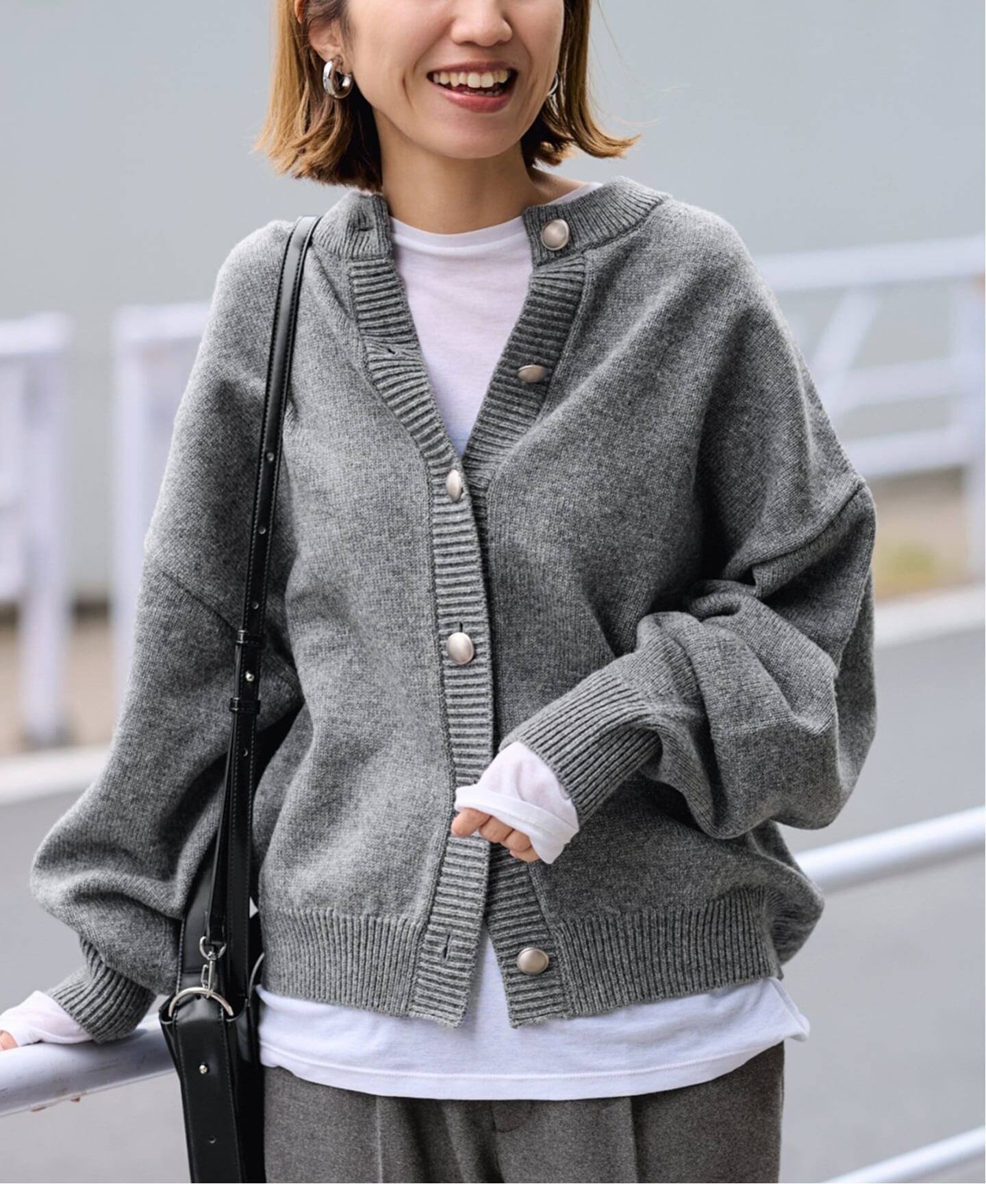 【フレームワーク/FRAMeWORK】の≪WEB限定追加≫メタルボタン2WAYカーディガン 2 インテリア・キッズ・メンズ・レディースファッション・服の通販 founy(ファニー) 　ファッション　Fashion　レディースファッション　Fashion for Women　トップス・カットソー　Cut & Sew Tops　カーディガン・羽織り　Layered Style Cardigans　おすすめ　Recommended / Our Picks　カットソー　Cut and Sewn Top　カーディガン　Cardigan, Knitwear　メタル　Metal, Metal Parts　再入荷　Restock / Back in Stock　グレーA|ID: prp329100004823324 ipo3291000000035073329