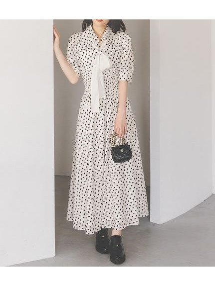 【スナイデル/SNIDEL】のドットボウタイシャツワンピース 人気、トレンドファッション・服の通販 founy(ファニー) 　ファッション　Fashion　レディースファッション　Fashion for Women　ワンピース　Dresses　シャツワンピース / 1枚で着映えコーデ　Shirt Dresses　ウェーブ　Wavy Pattern　エレガント 上品　Elegant　カーディガン　Cardigan, Knitwear　クラシカル　Classical, Vintage-Inspired　シャーリング　Shirring, Ruched　ジャケット　Jacket, Outerwear　スマート　Smart, Elegant　とろみ　Fluid, Flowy Fabric　ドット　Polka Dot, Dot Pattern　フロント　Front, Front Design　リボン　Ribbon, Bow　おすすめ　Recommended / Our Picks　 other-1|ID: prp329100004823399 ipo3291000000035074820