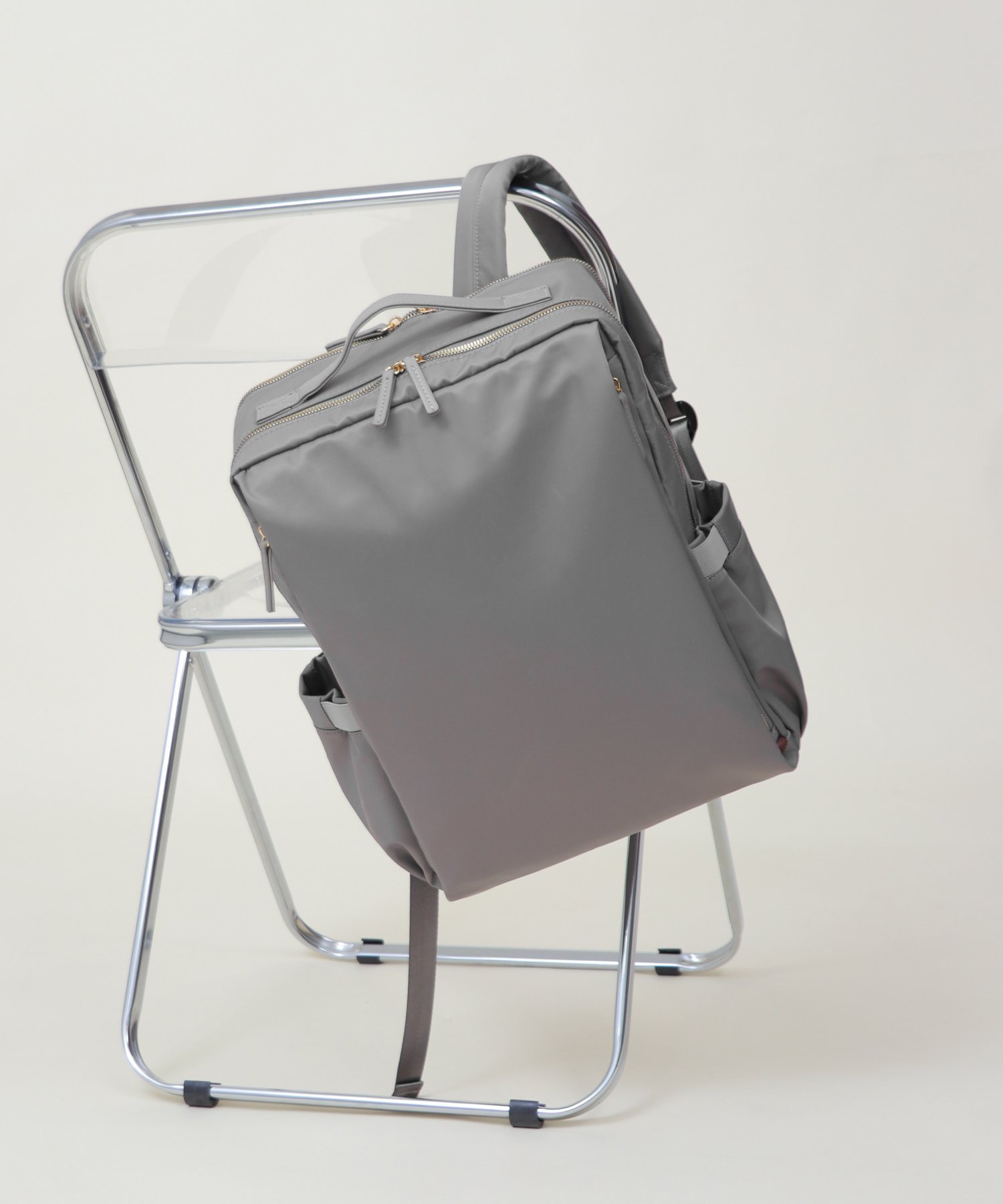 【ユナイテッド ベース/UNITED BASE】の【撥水 / 軽量】多機能 ナイロン バックパック リュック インテリア・キッズ・メンズ・レディースファッション・服の通販 founy(ファニー) 　ファッション　Fashion　レディースファッション　Fashion for Women　バッグ　Bags　クッション　Cushion, Throw Pillow　傘　Umbrella, Parasol　軽量　Lightweight, Ultra Light　ショルダー　Shoulder, Shoulder Strap　シンプル　Simple, Minimal　財布　Wallet, Purse　フェイクレザー　Faux Leather, PU Leather　ポケット　Pocket, Pocket Detail　リュック　Backpack, Rucksack　おすすめ　Recommended / Our Picks　旅行　Travel　ビジネス 仕事 通勤　Business / Work / Commuting　グレー|ID: prp329100004823441 ipo3291000000035075228