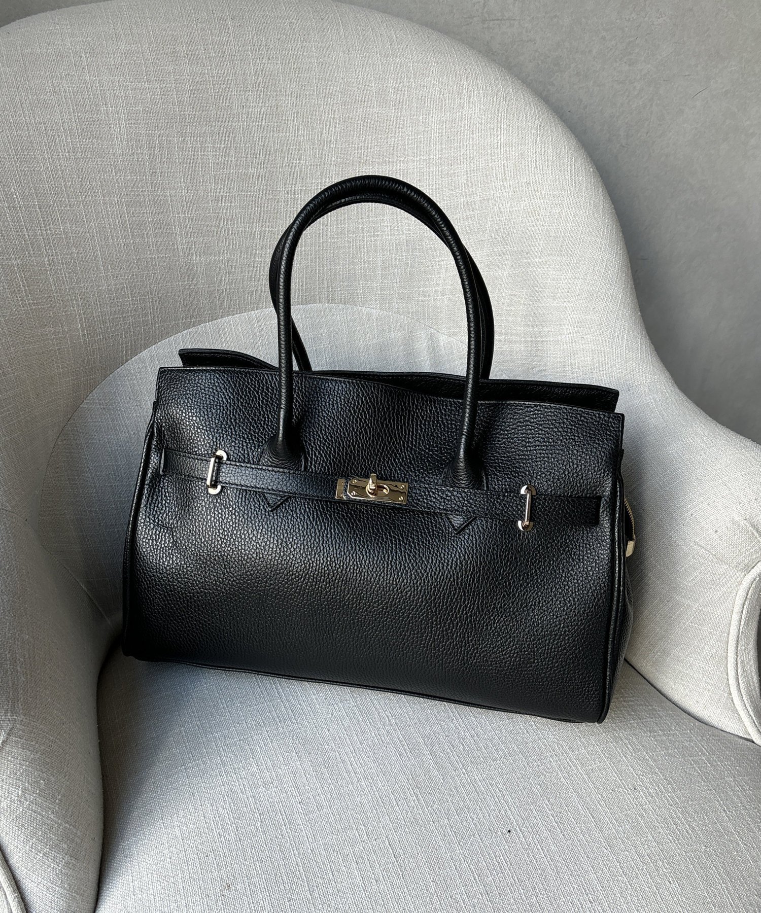 【ドゥドゥ/DouDou】の【新色追加】レザートートバッグ インテリア・キッズ・メンズ・レディースファッション・服の通販 founy(ファニー) 　ファッション　Fashion　レディースファッション　Fashion for Women　バッグ　Bags　ショルダー　Shoulder, Shoulder Strap　スマート　Smart, Elegant　雑誌　Magazine, Fashion Magazine　ポケット　Pocket, Pocket Detail　S/S・春夏　SS, Spring/Summer, Warm Season　再入荷　Restock / Back in Stock　夏　Summer　エレガント 上品　Elegant　2025年　2025　2025春夏・S/S　Spring/Summer 2025 SS25　ブラック|ID: prp329100004823478 ipo3291000000035075692