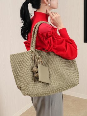 【ヴァン/Vin】のミニポーチ付き編み込みスクエアビッグトート 人気、トレンドファッション・服の通販 founy(ファニー) ファッション Fashion レディースファッション Fashion for Women バッグ Bags ポーチ&ミニバッグ Pouches & Mini Bags ショルダー Shoulder, Shoulder Strap スマホ Smartphone, Mobile Device チェーン Chain, Chain Strap チャーム Charm, Pendant ビジネス 仕事 通勤 Business / Work / Commuting ポシェット Pochette, Mini Bag ポーチ Pouch, Small Case エレガント 上品 Elegant 手帳 Planner, Notebook 旅行 Travel 財布 Wallet, Purse |ID:prp329100004823479