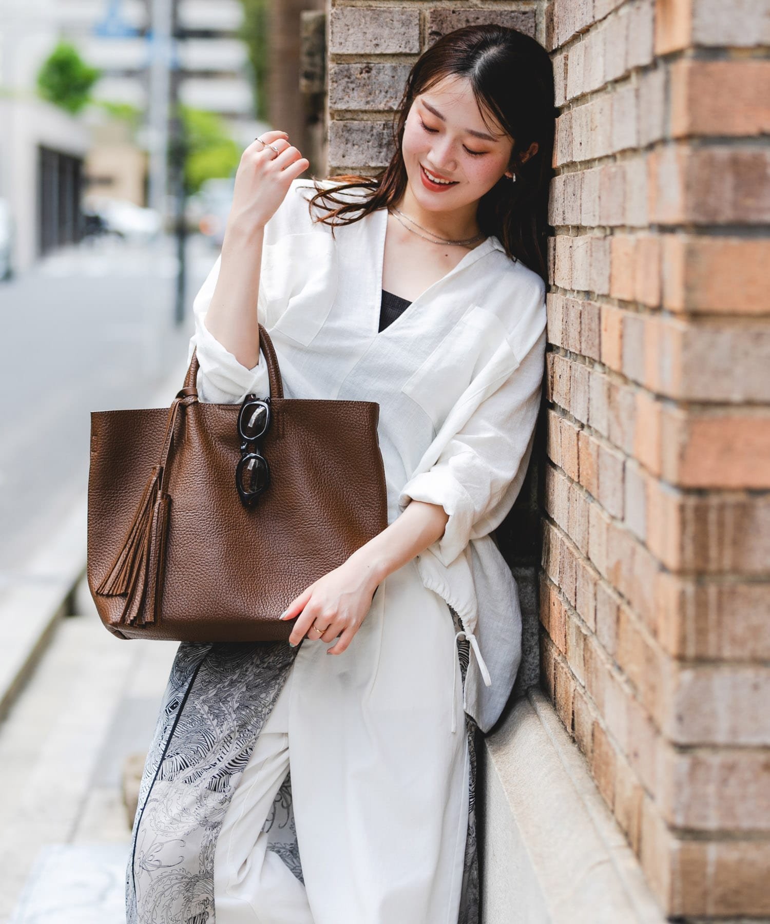 【ロデスコ/RODE SKO / URBAN RESEARCH】のタッセル軽量2WAYシンプルトートバッグ インテリア・キッズ・メンズ・レディースファッション・服の通販 founy(ファニー) 　ファッション　Fashion　レディースファッション　Fashion for Women　バッグ　Bags　2025年　2025　2025-2026秋冬・A/W　Autumn/Winter 2025–26 AW25–26　冬　Winter / This Winter　おすすめ　Recommended / Our Picks　ショルダー　Shoulder, Shoulder Strap　シンプル　Simple, Minimal　スラックス　Slacks, Dress Pants　タッセル　Tassel, Fringe　チャーム　Charm, Pendant　デニム　Denim, Jeans Material　A/W・秋冬　Autumn/Winter　軽量　Lightweight, Ultra Light　ビジネス 仕事 通勤　Business / Work / Commuting　ブラウン系その他|ID: prp329100004823485 ipo3291000000035075801