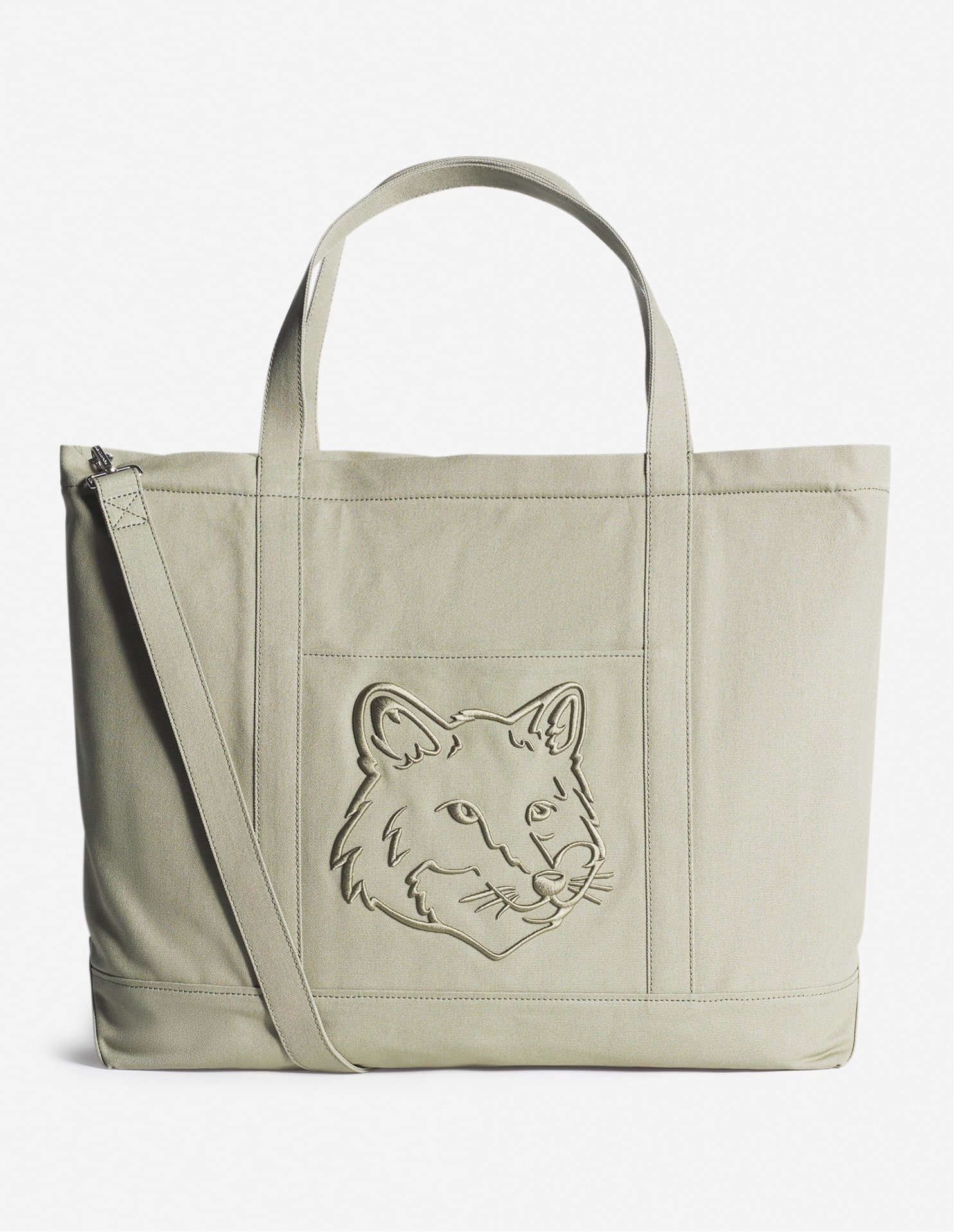 【メゾン キツネ/MAISON KITSUNE】のMaison Kitsune/FOX HEAD XL TOTE インテリア・キッズ・メンズ・レディースファッション・服の通販 founy(ファニー) 　ファッション　Fashion　レディースファッション　Fashion for Women　バッグ　Bags　キャンバス　Canvas, Canvas Fabric　グログラン　Grosgrain, Grosgrain Ribbon　コレクション　Collection, Seasonal Line　ショルダー　Shoulder, Shoulder Strap　スタイリッシュ　Stylish, Fashionable　ツイル　Twist, Twisted Detail　定番　Standard, Basic Item　ハンド　Hand, Handmade　フォックス　Fox, Fox Fur　フロント　Front, Front Design　ポケット　Pocket, Pocket Detail　A/W・秋冬　Autumn/Winter　冬　Winter / This Winter　PEBBLE|ID: prp329100004823499 ipo3291000000035075985