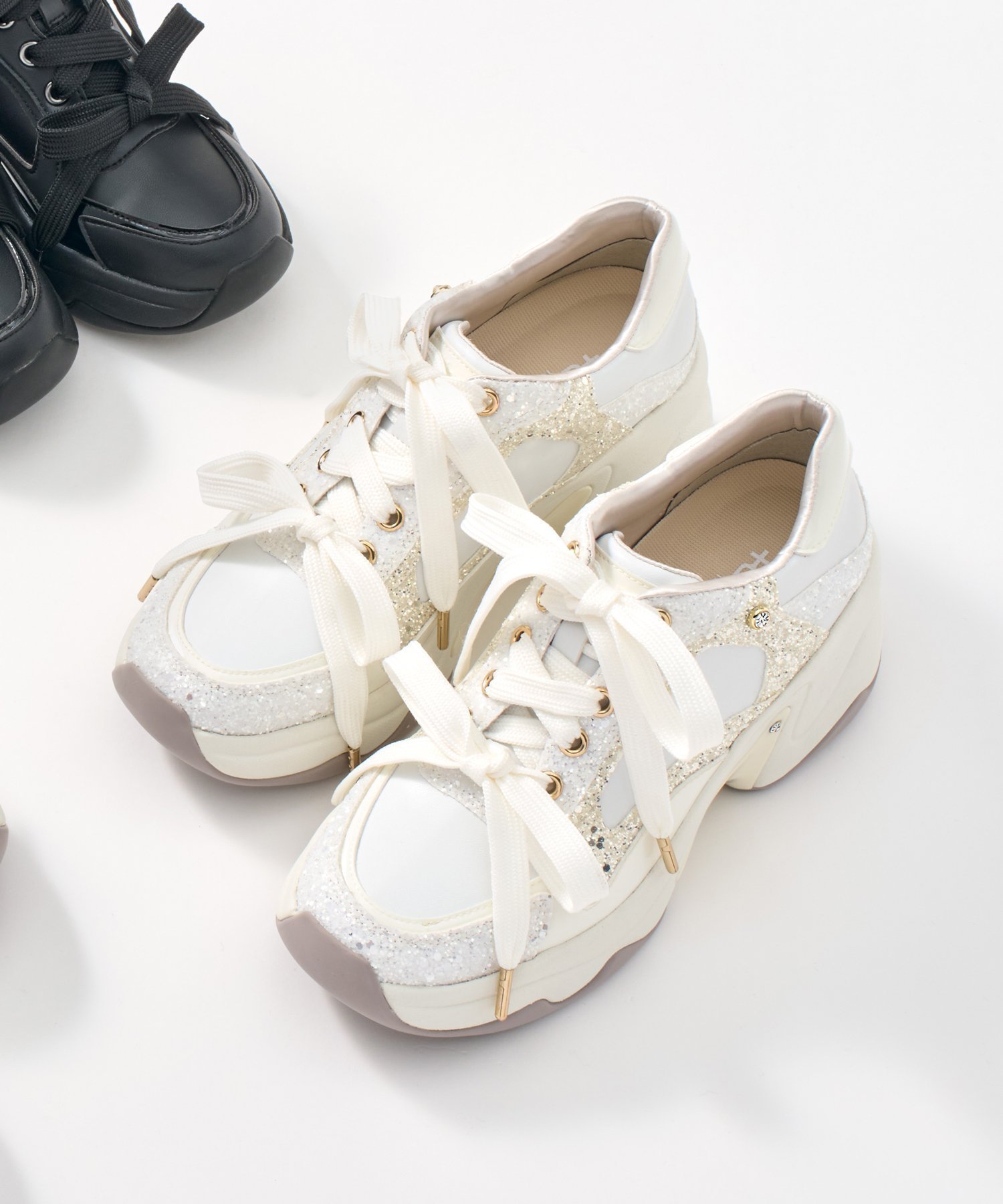 【プラスダイアナ/plus diana】のビジュー付き ダブルリボン厚底スニーカー 人気、トレンドファッション・服の通販 founy(ファニー) 　ファッション　Fashion　レディースファッション　Fashion for Women　厚底　Platform Shoes　軽量　Lightweight, Ultra Light　シューズ　Shoes, Footwear　スニーカー　Sneakers, Trainers　スマート　Smart, Elegant　センター　Center, Center Line　ダブル　Double, Double-Breasted　バランス　Balance, Style Balance　ビジュー　Bijou, Jewel-like Accent　リボン　Ribbon, Bow　再入荷　Restock / Back in Stock　エレガント 上品　Elegant　新作・新入荷　New Arrivals / New In　 other-1|ID: prp329100004823534 ipo3291000000035076416