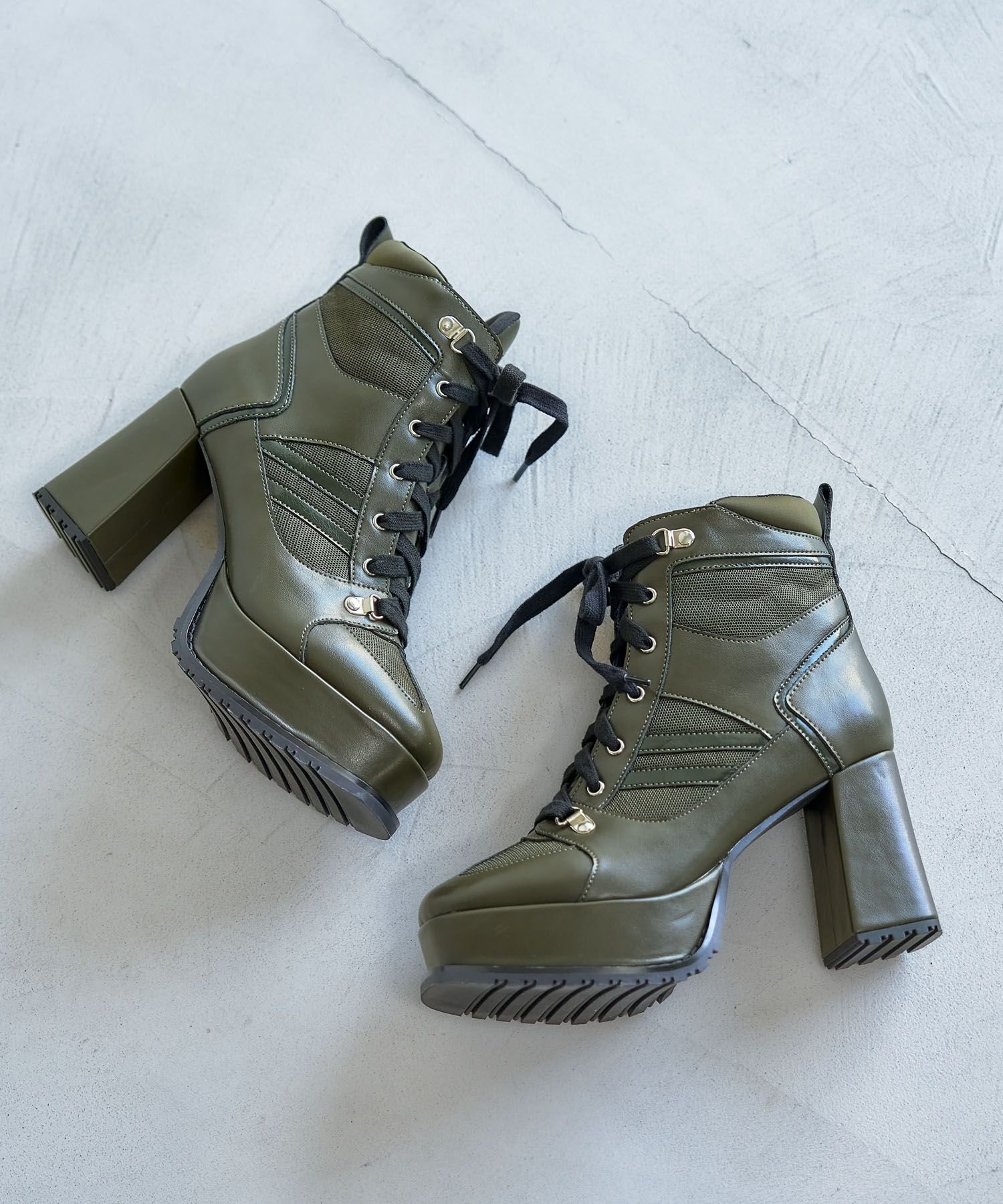 【ハレ/HARE】のスニーカーチャンキーブーツ インテリア・キッズ・メンズ・レディースファッション・服の通販 founy(ファニー) 　ファッション　Fashion　レディースファッション　Fashion for Women　カーゴパンツ　Cargo Pants, Utility Pants　ジップ　Zip, Zipper　スニーカー　Sneakers, Trainers　ミドル　Middle Length, Mid Height　レース　Lace, Lace Fabric　エレガント 上品　Elegant　楽ちん　Easy Fit, Comfortable　カーキ79|ID: prp329100004823592 ipo3291000000035076987